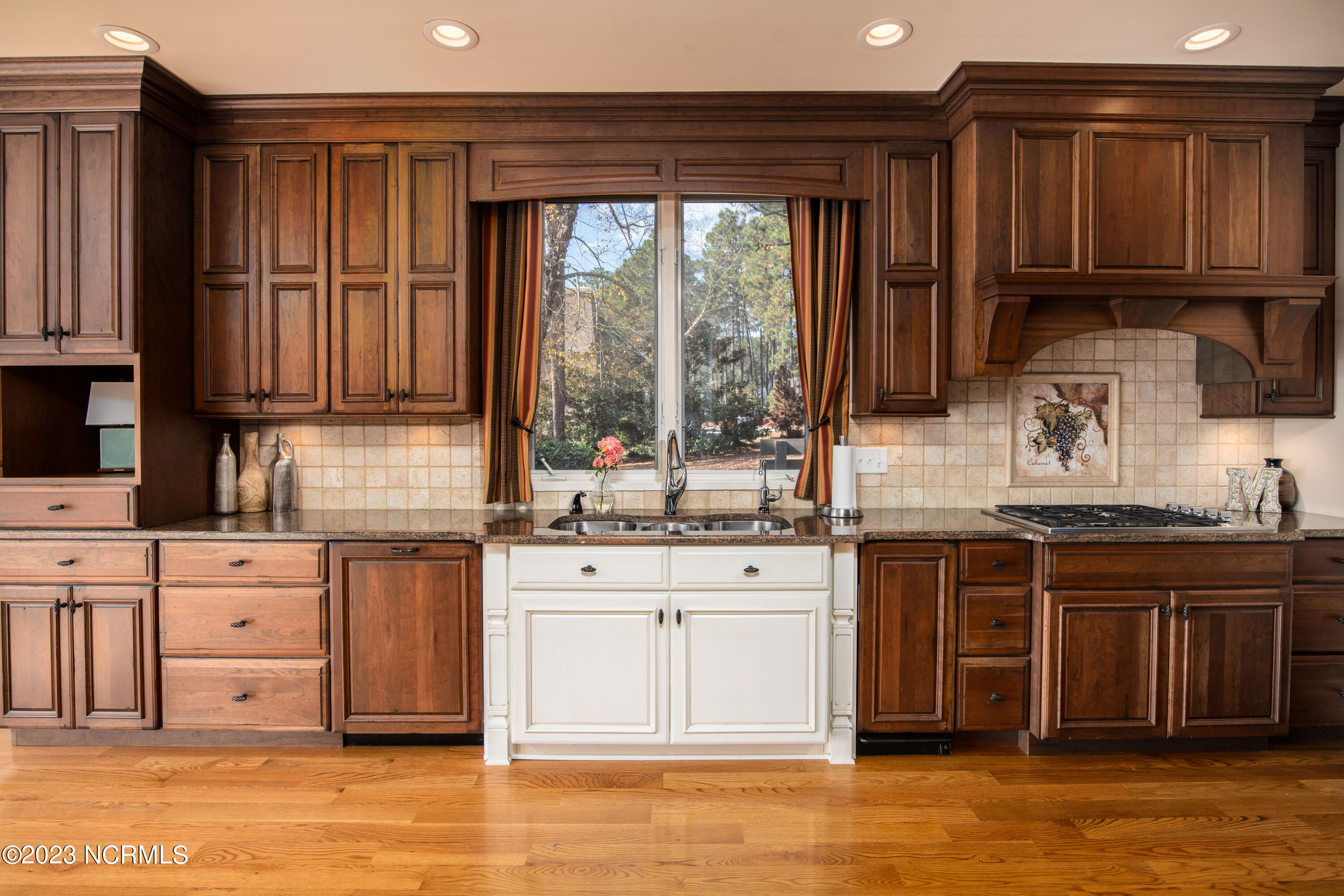 65 Southern Hills Place