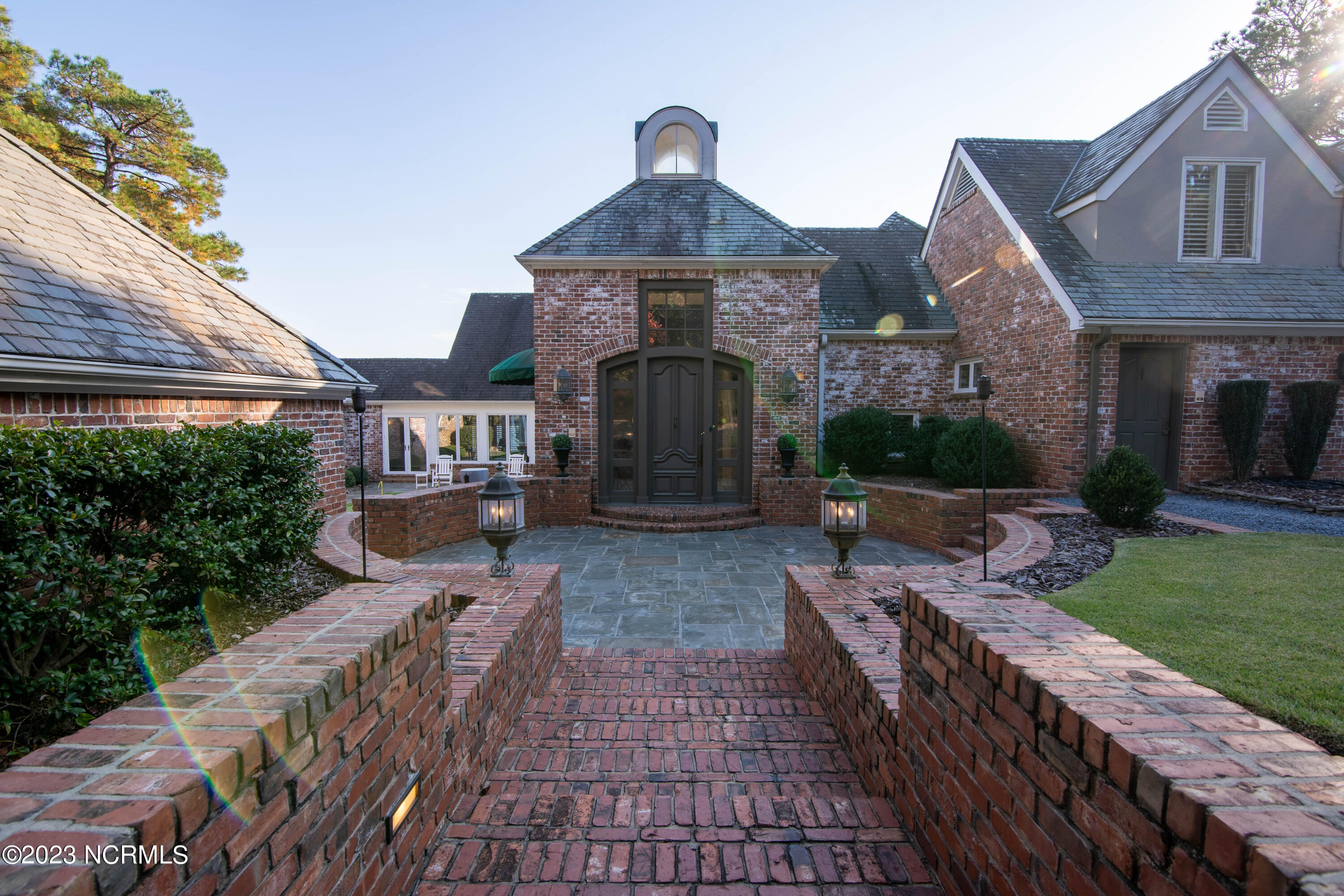 65 Southern Hills Place