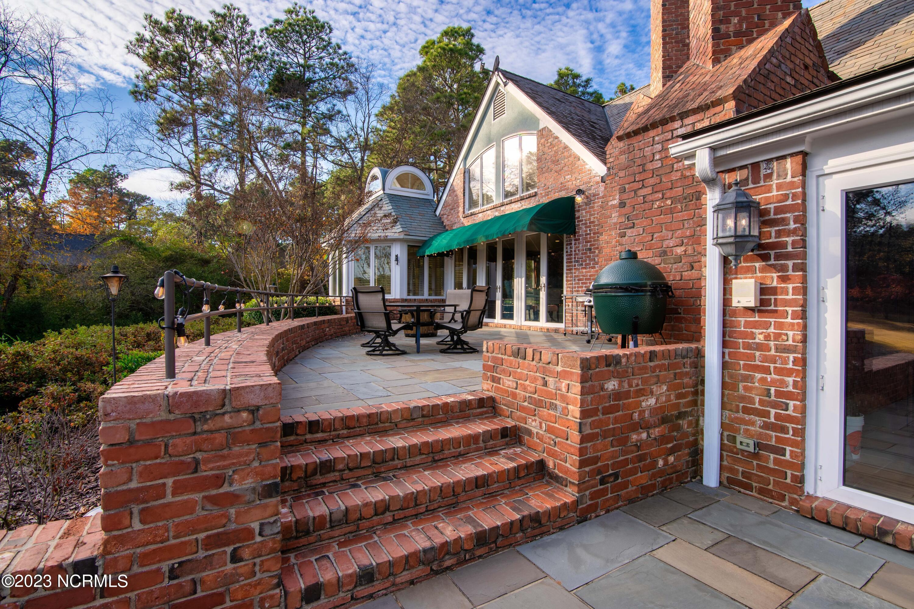 65 Southern Hills Place