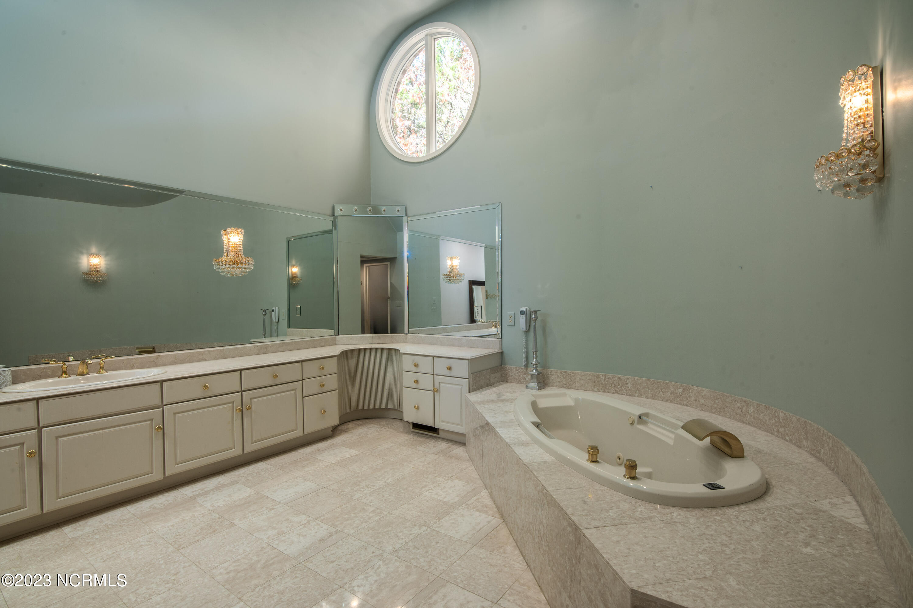 65 Southern Hills Place