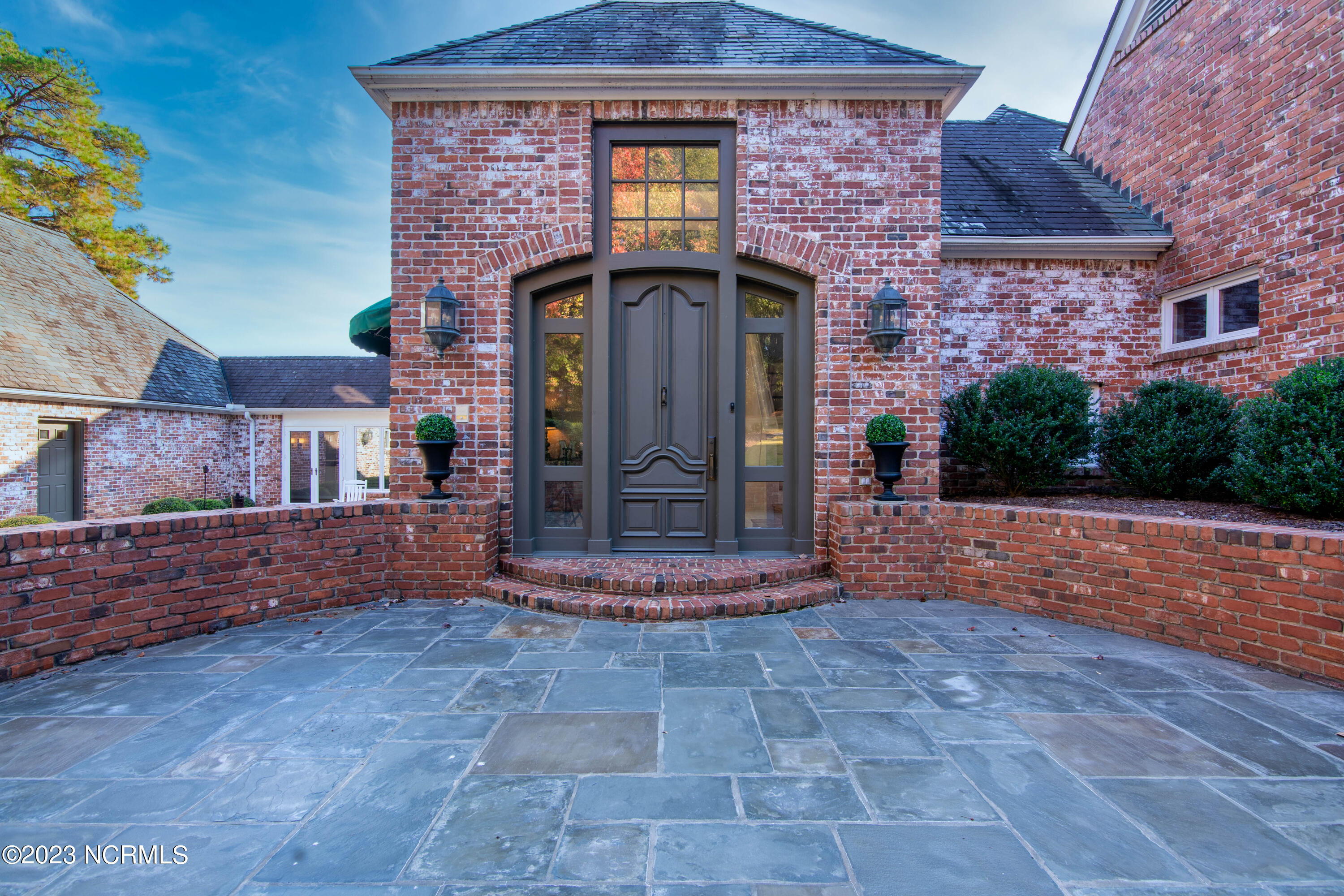 65 Southern Hills Place