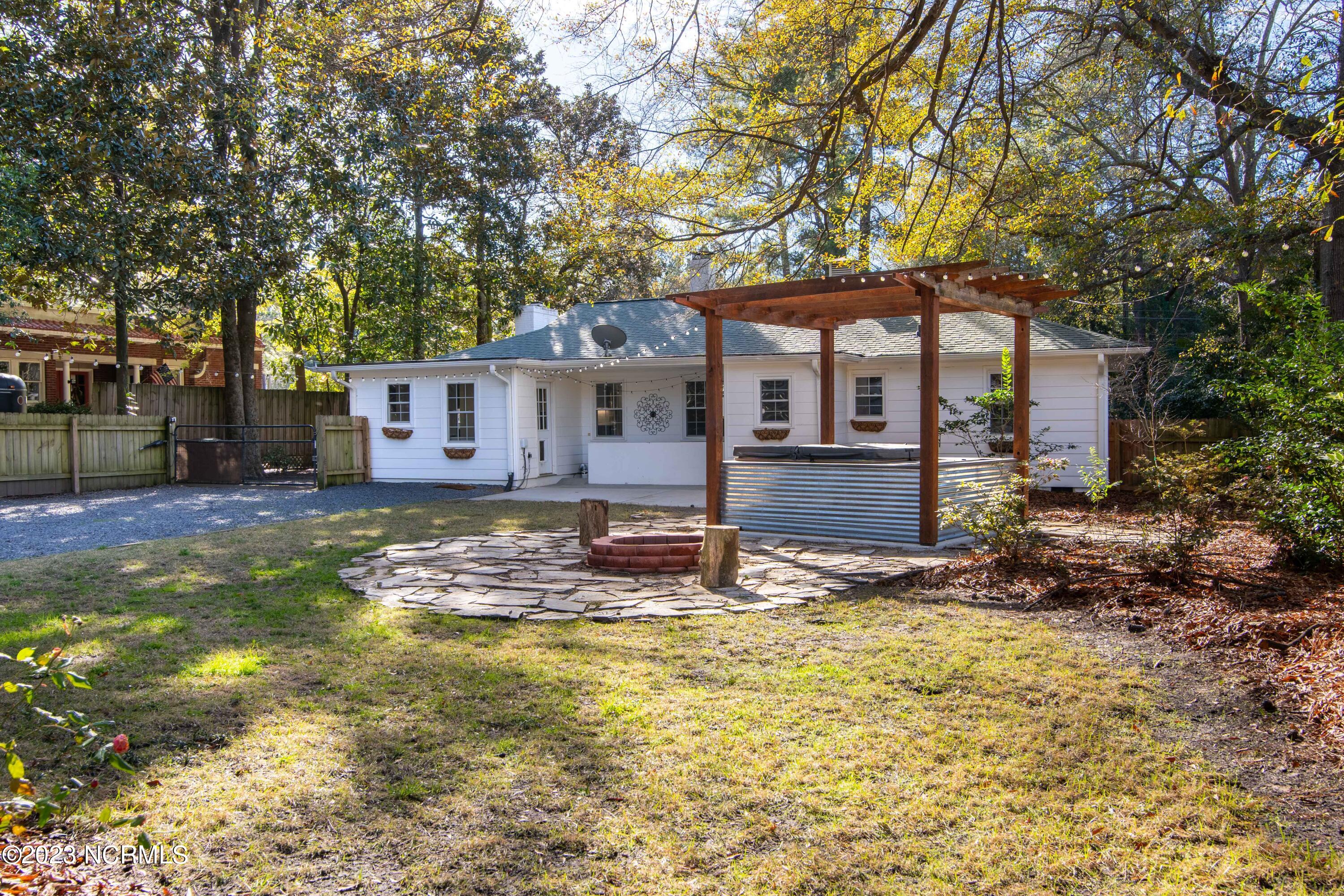 415 E Indiana Avenue