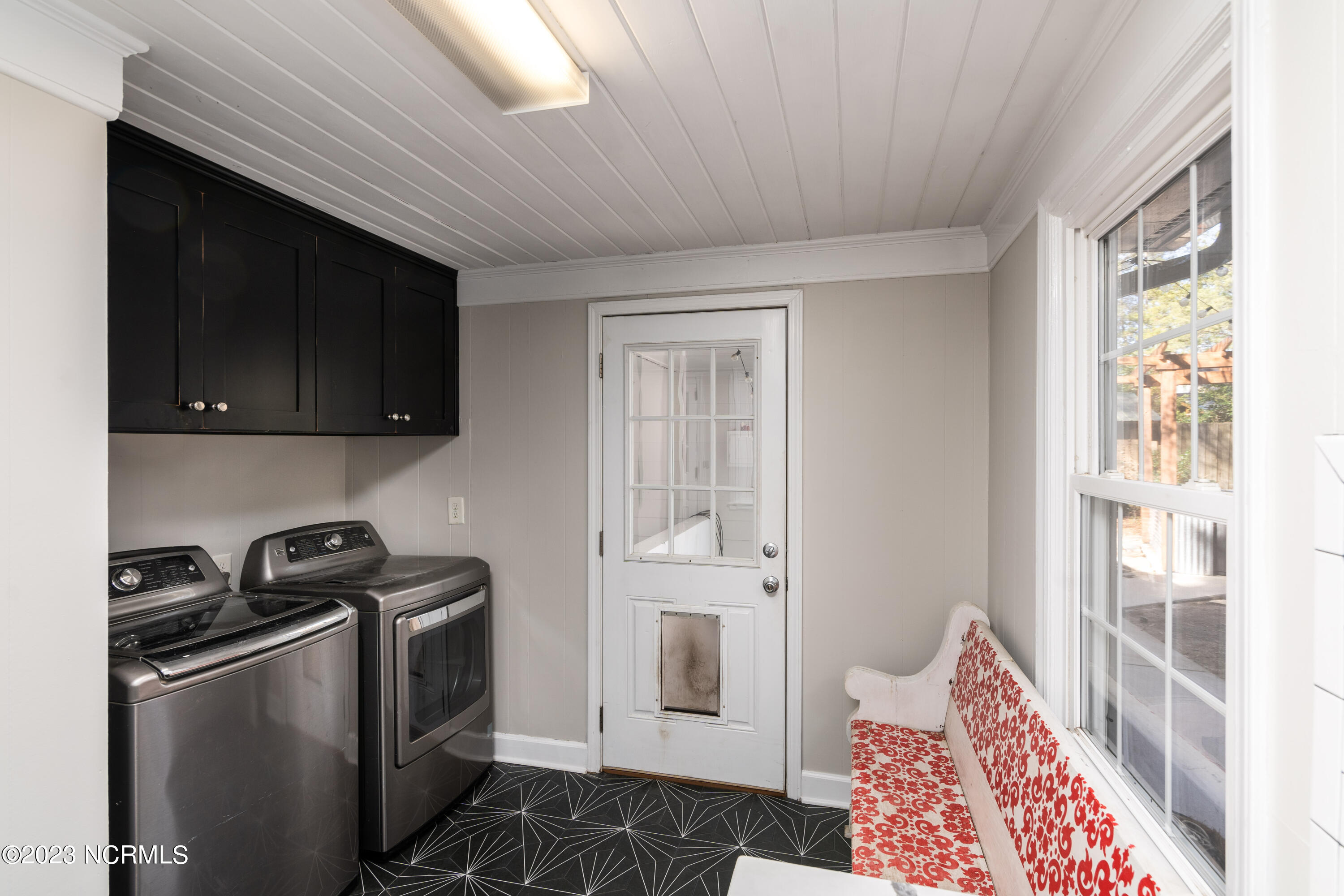 415 E Indiana Avenue