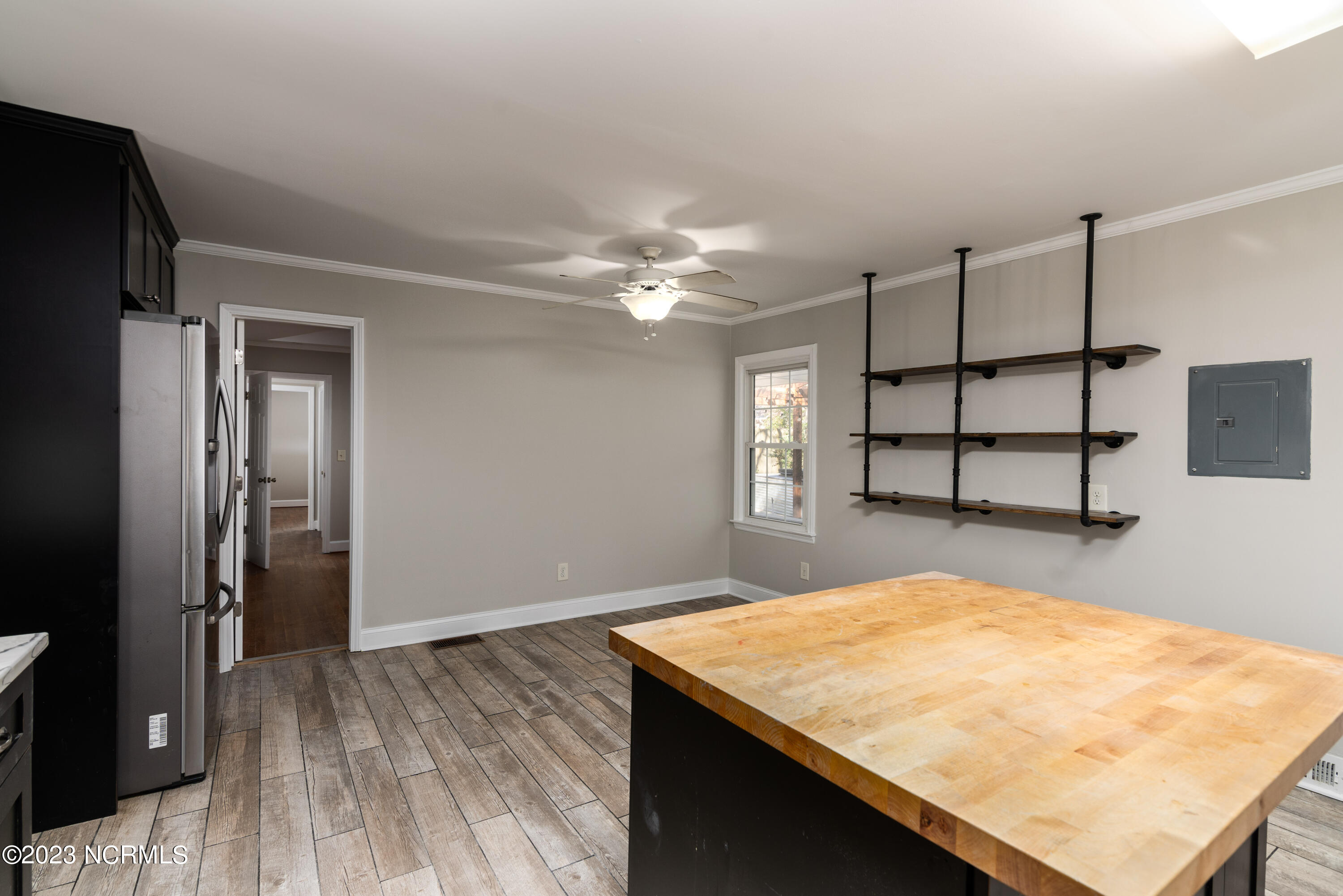 415 E Indiana Avenue