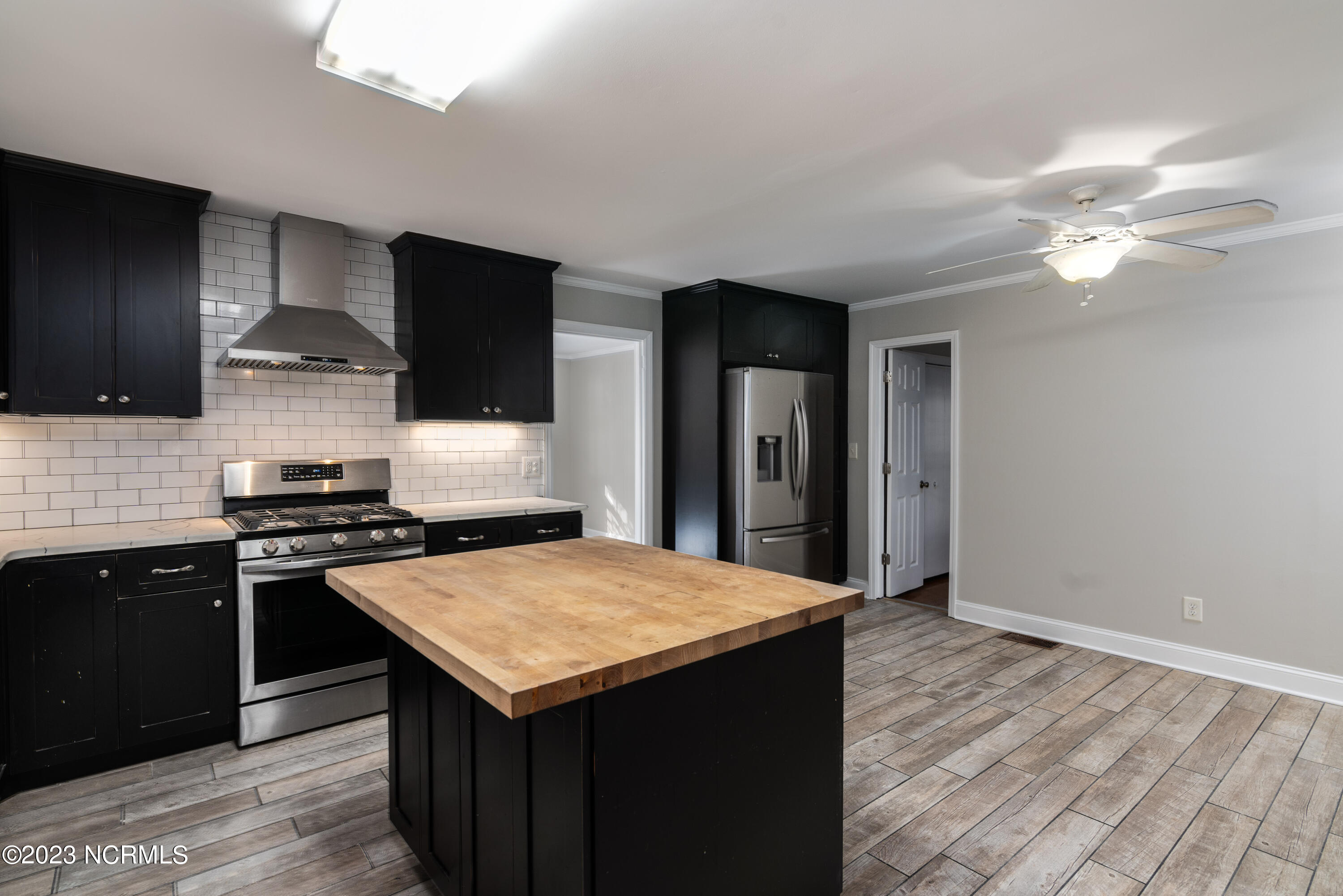 415 E Indiana Avenue