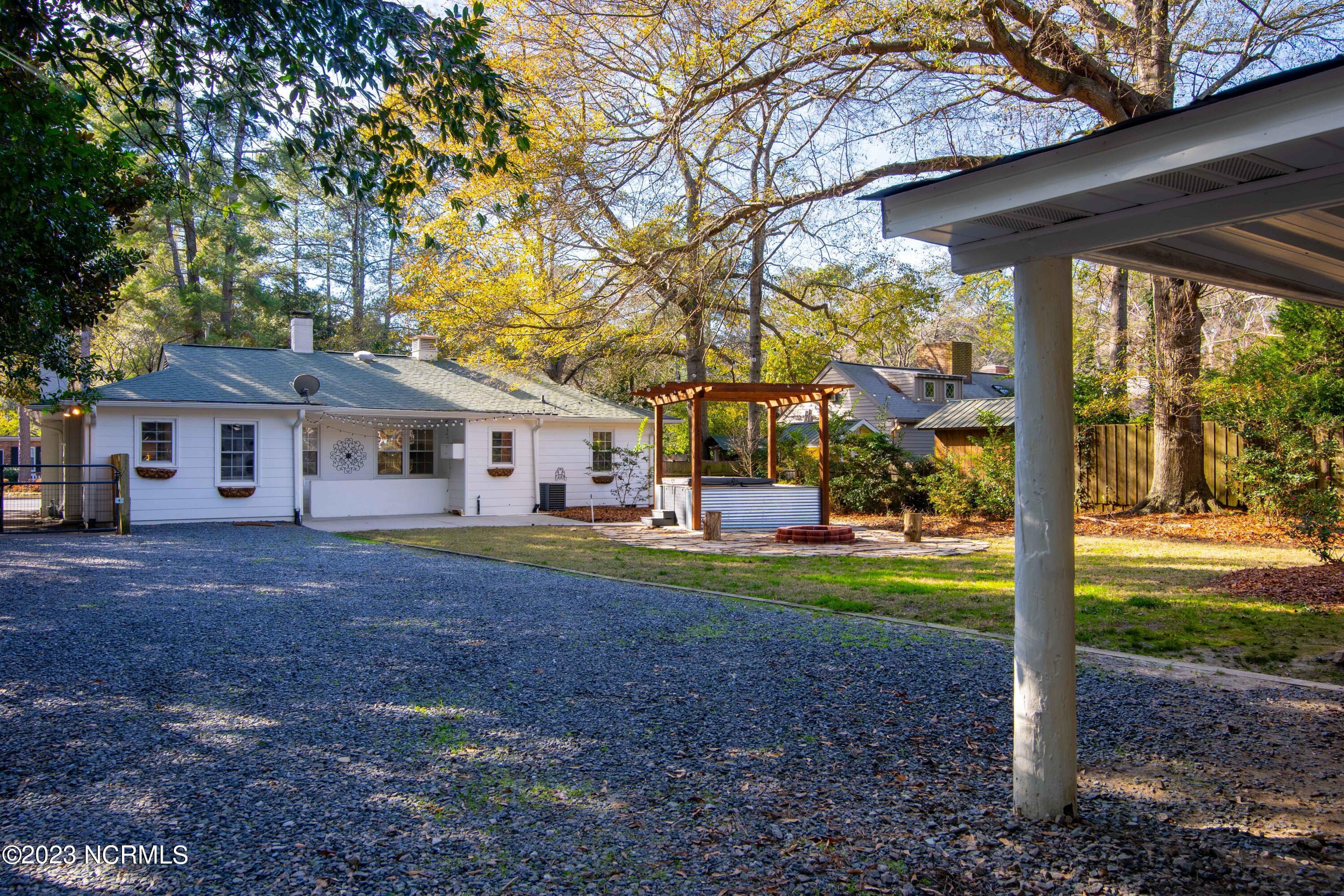 415 E Indiana Avenue