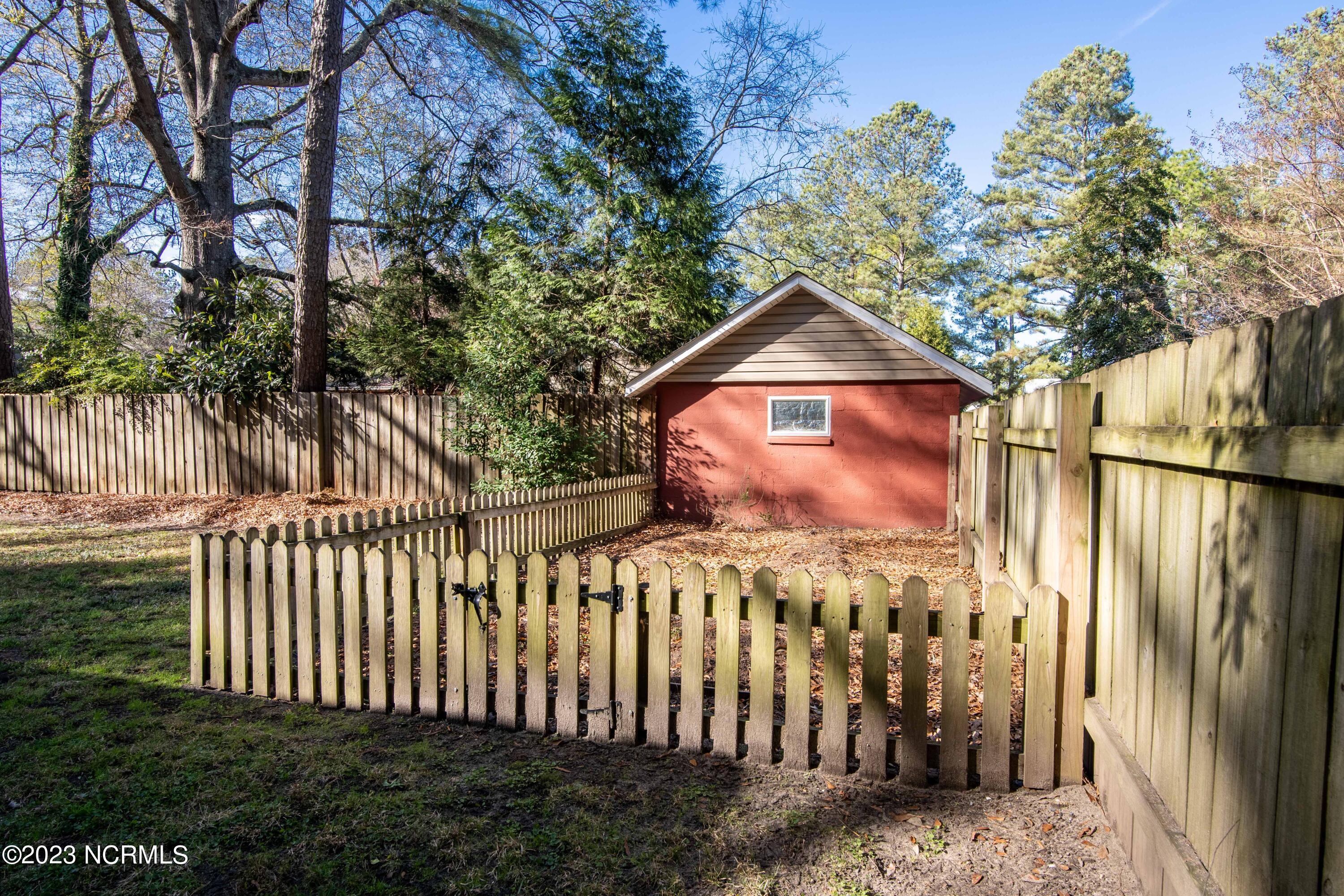 415 E Indiana Avenue