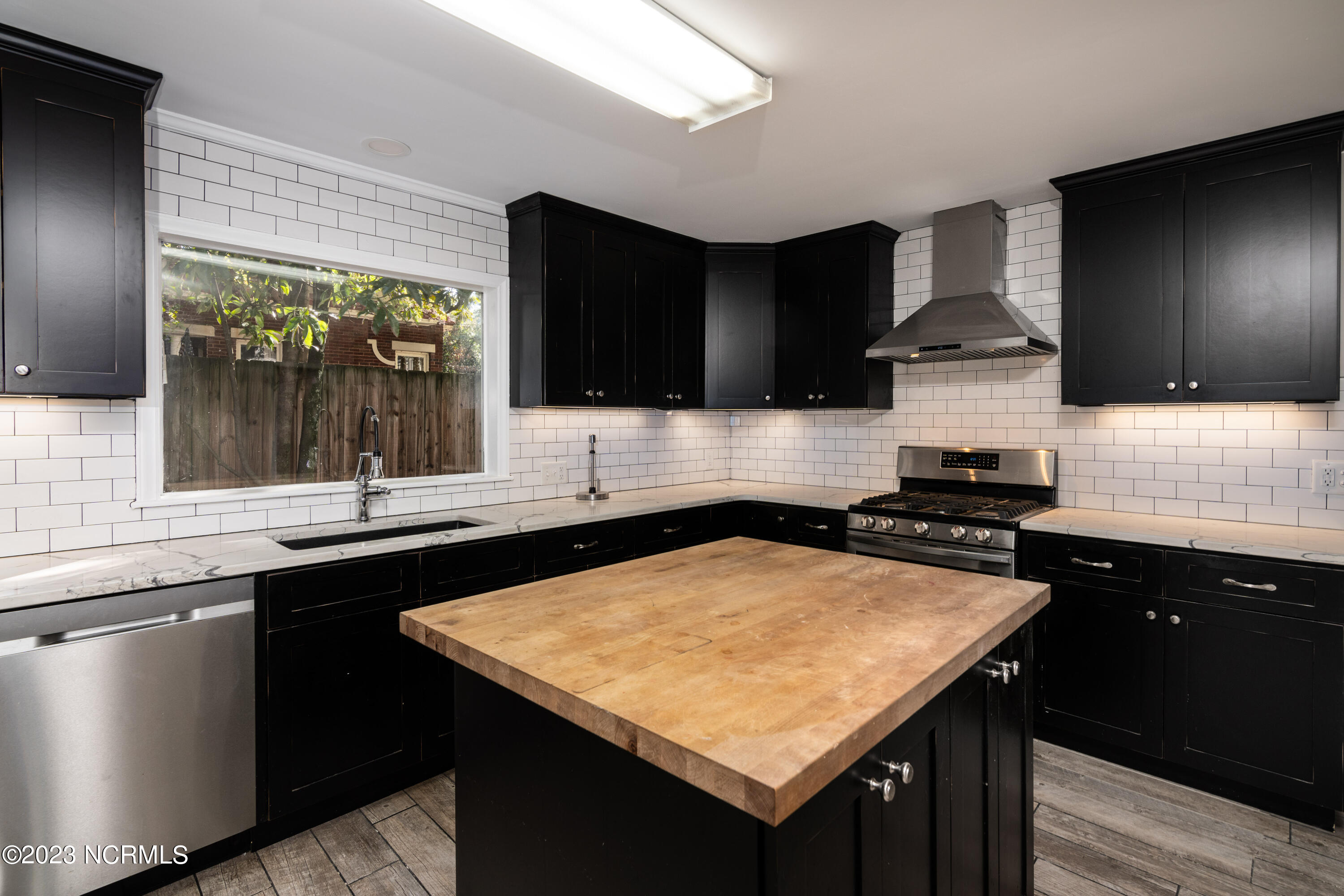 415 E Indiana Avenue