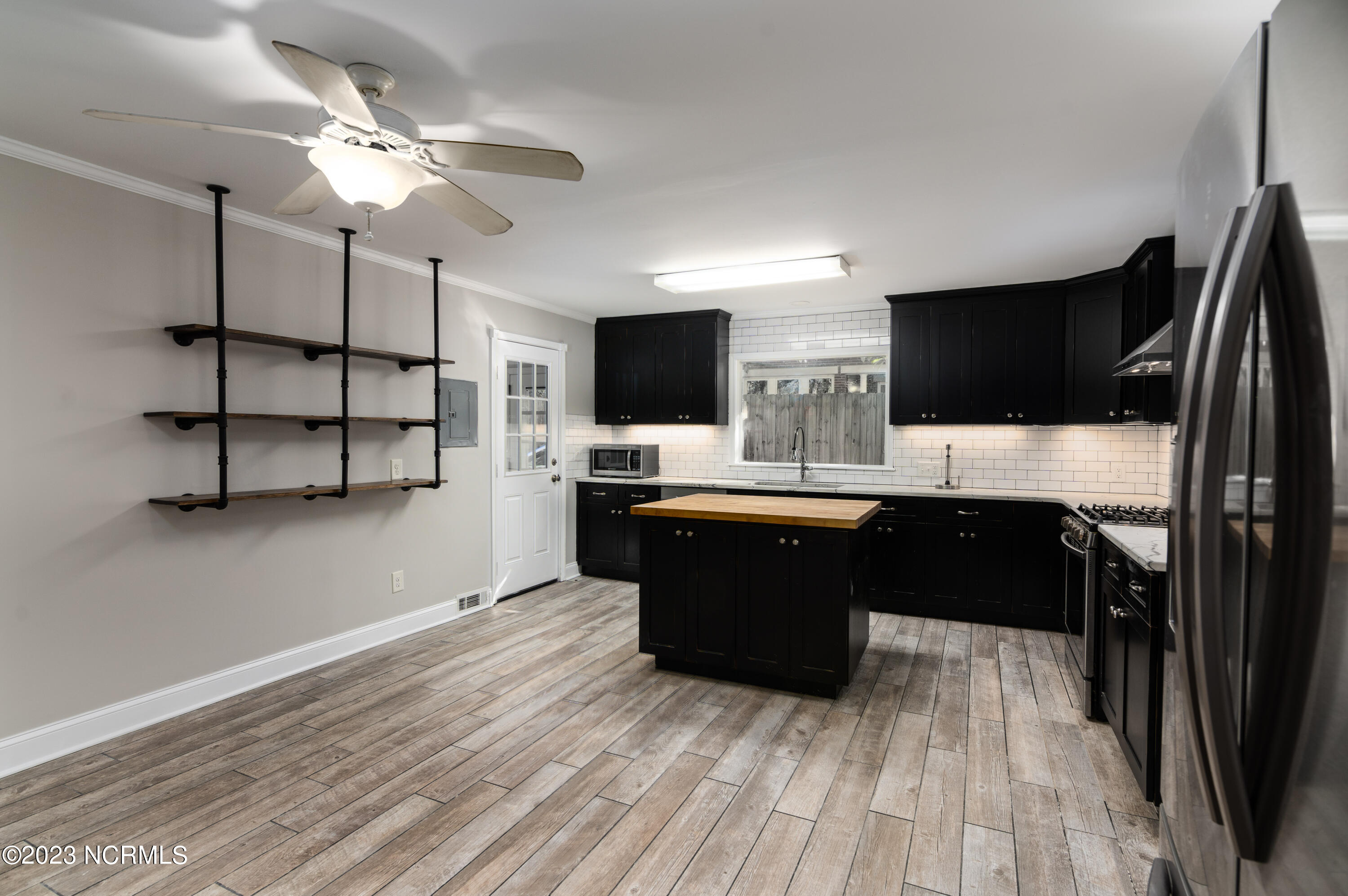 415 E Indiana Avenue