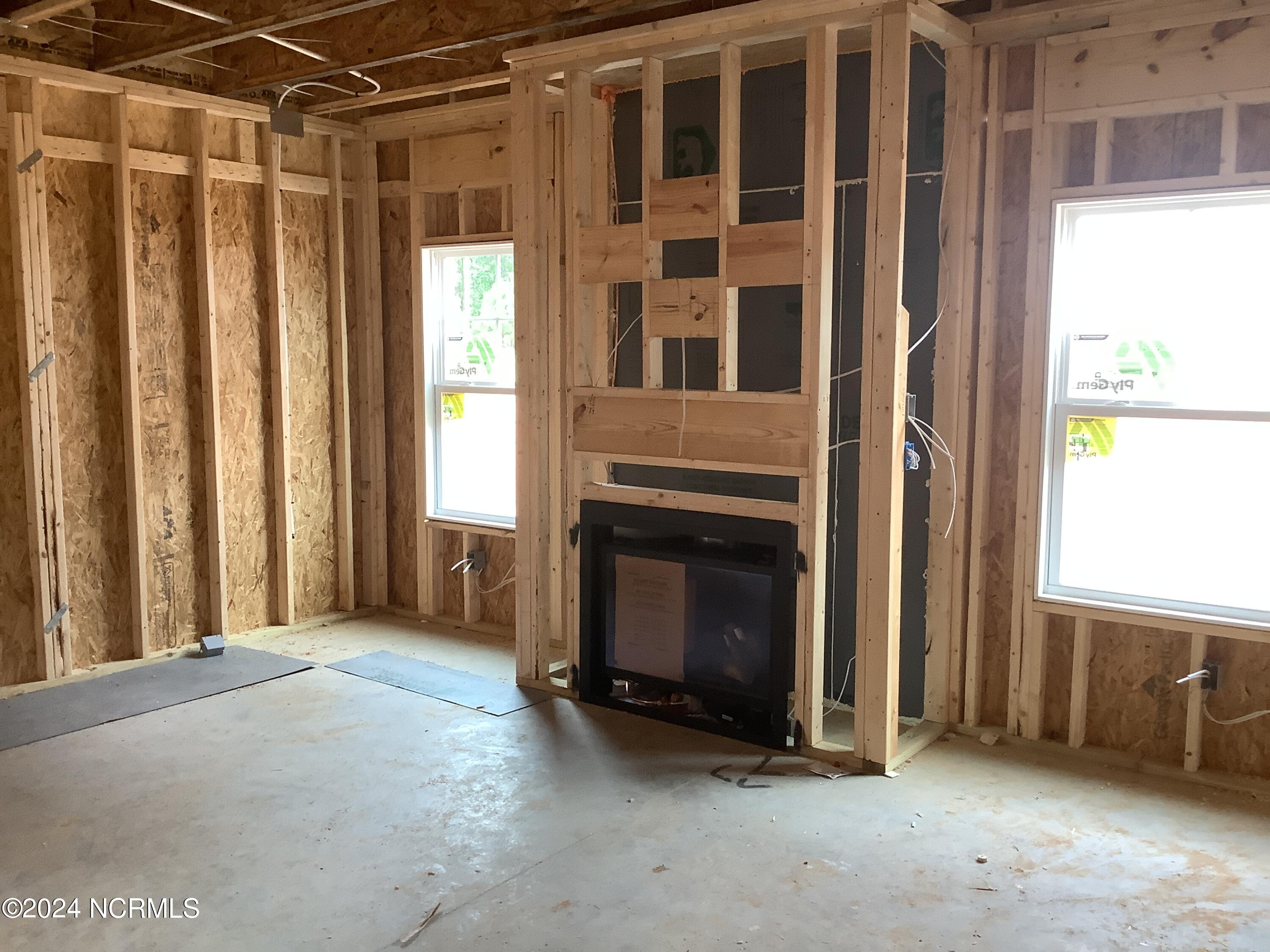 195 Rough Ridge Trail, 11