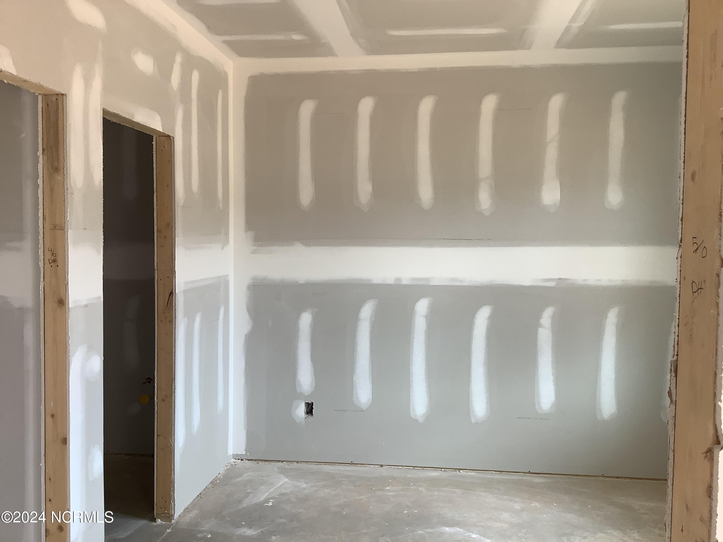 195 Rough Ridge Trail, 11