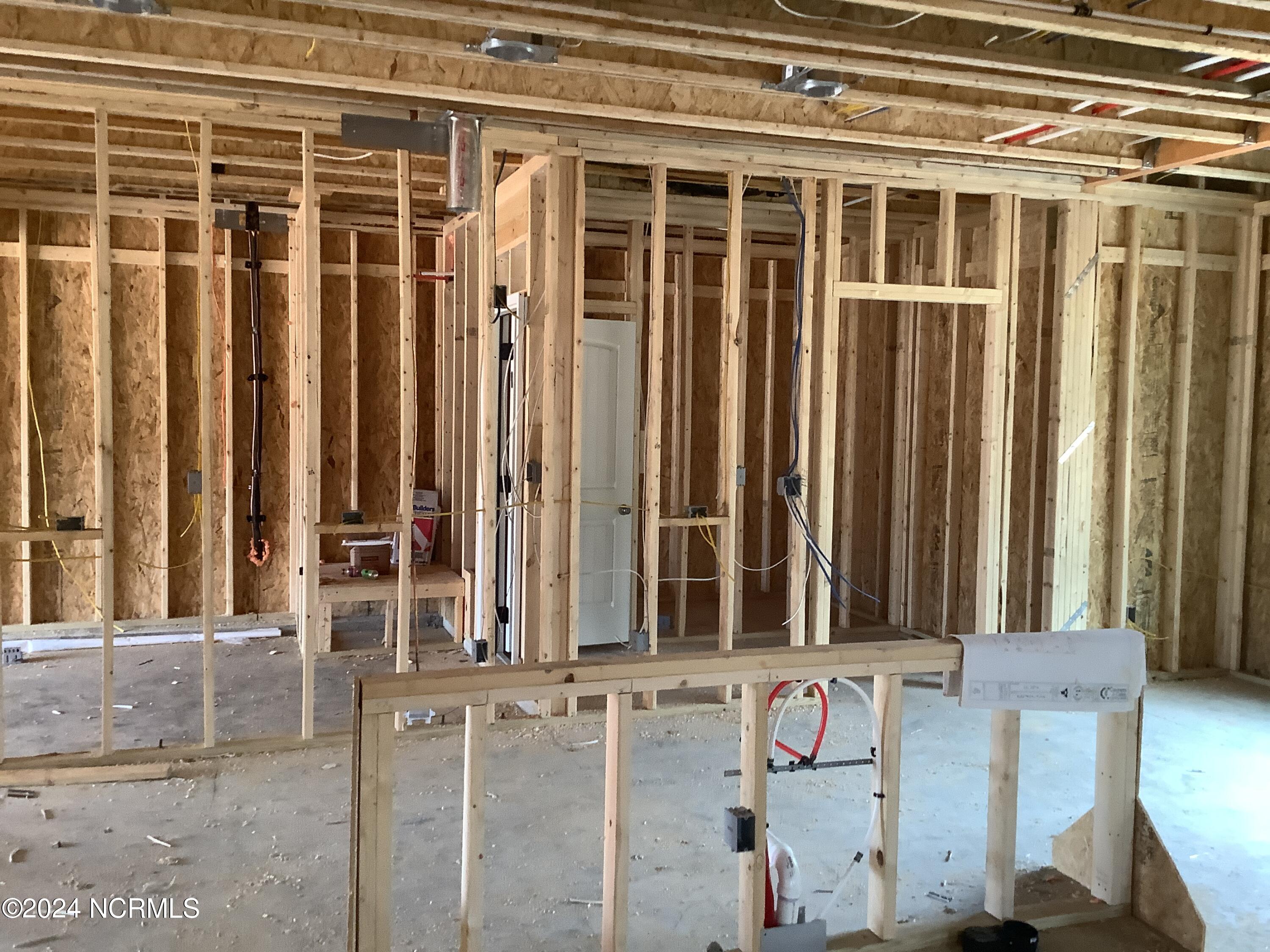 195 Rough Ridge Trail, 11