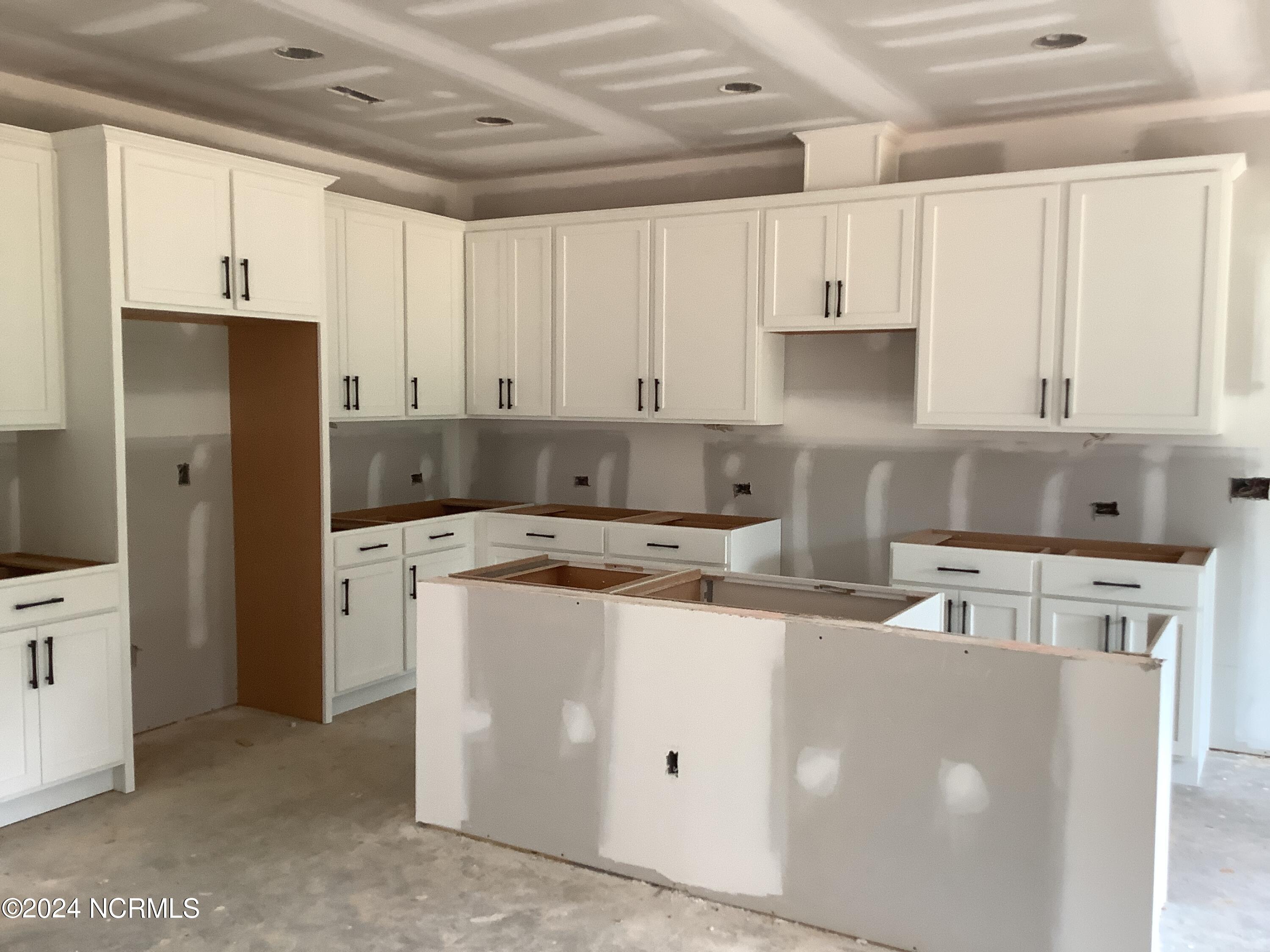 195 Rough Ridge Trail, 11