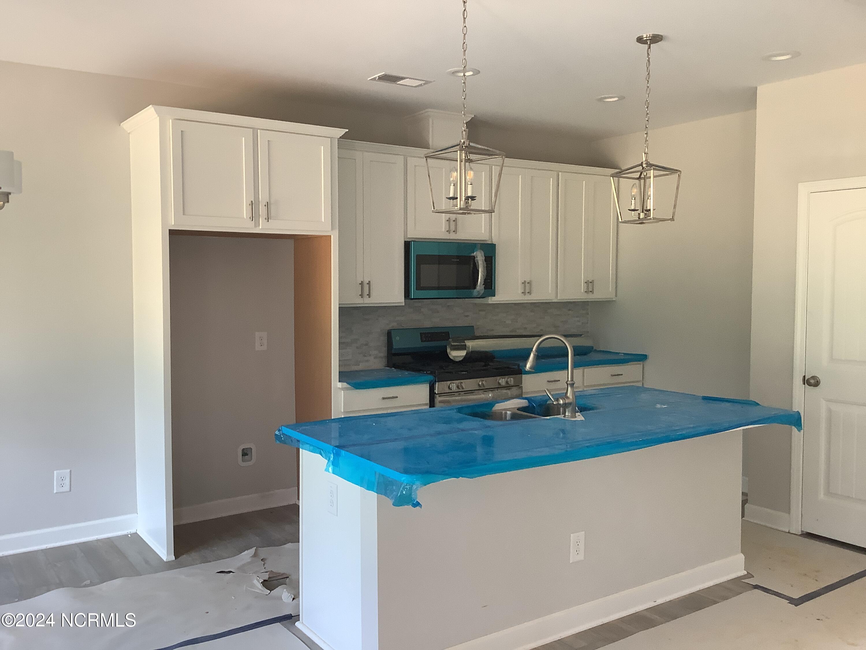 201 Rough Ridge Trail, 12