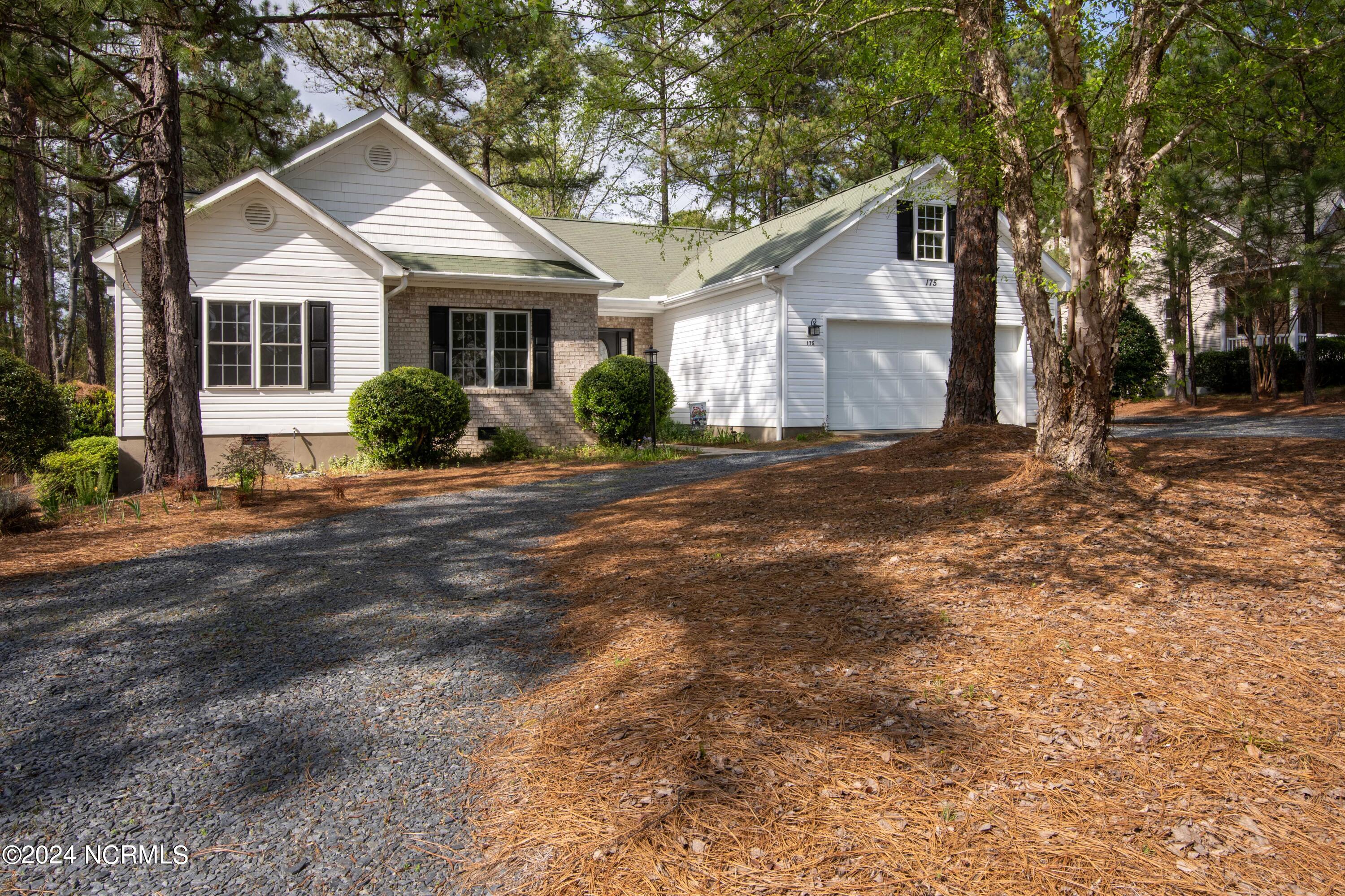 175 Kingswood Circle