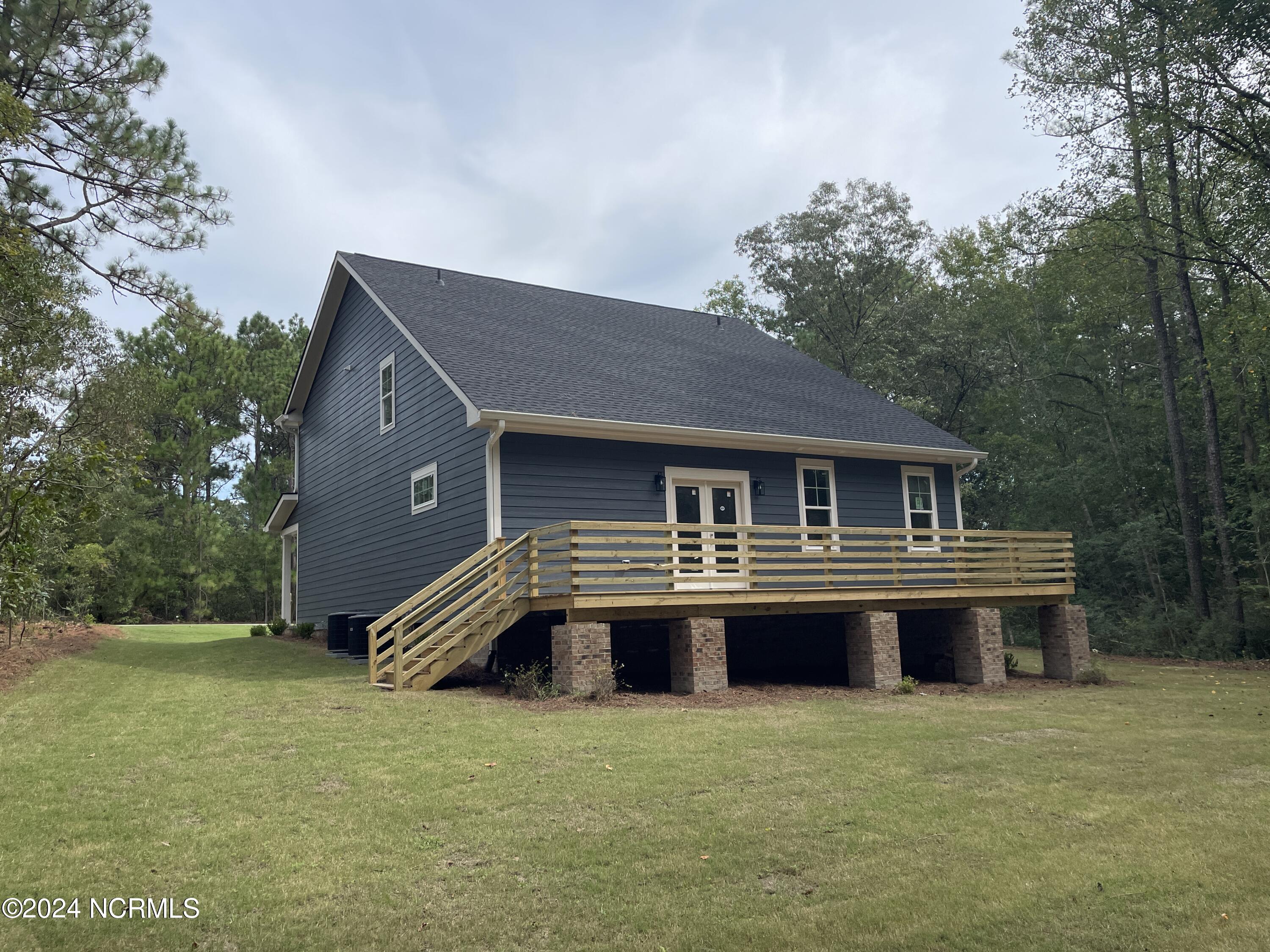 984 Greenbriar Drive