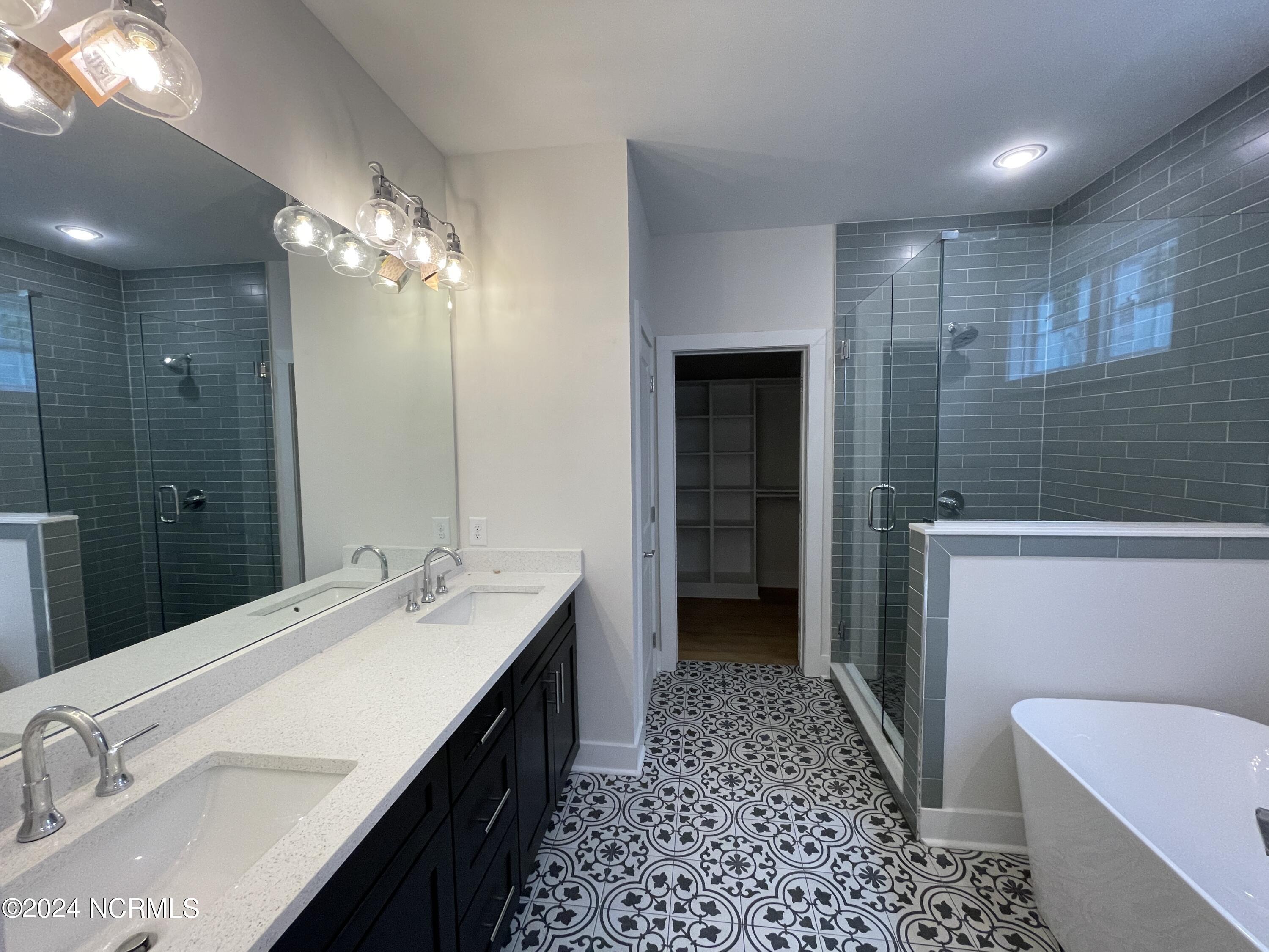 984 Greenbriar Drive