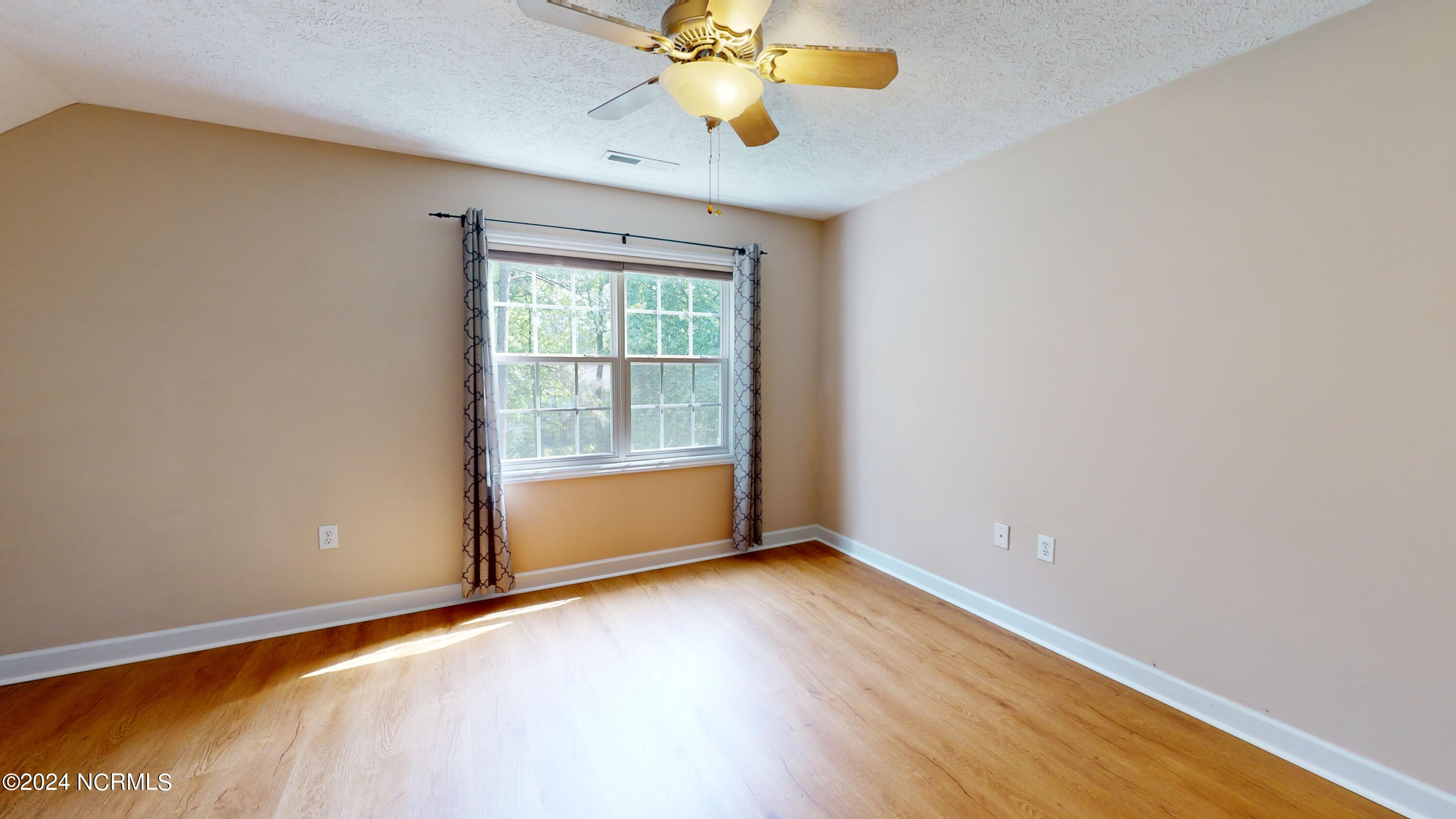 105 Silverburn Place