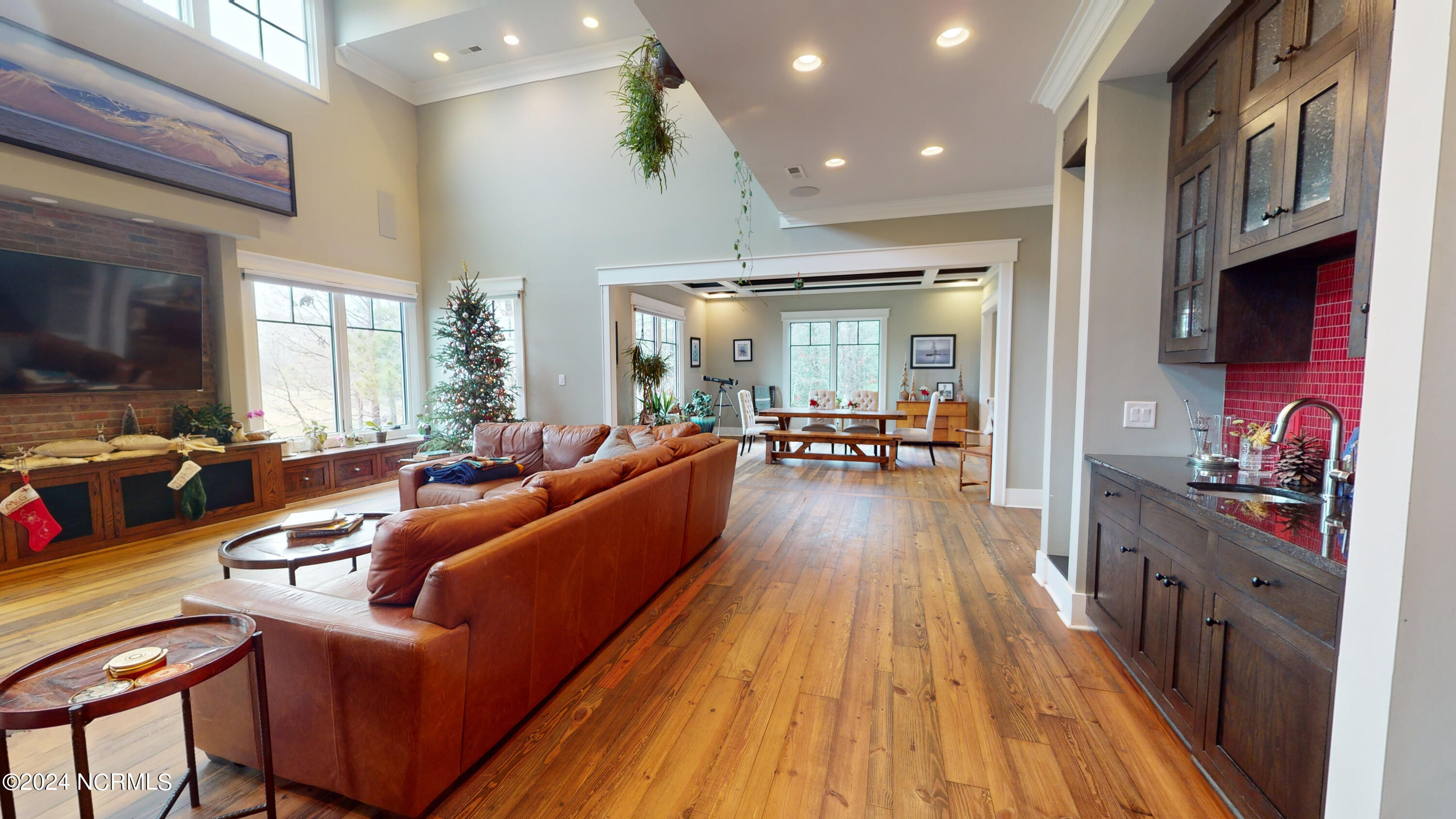 1000 Lakebay Road