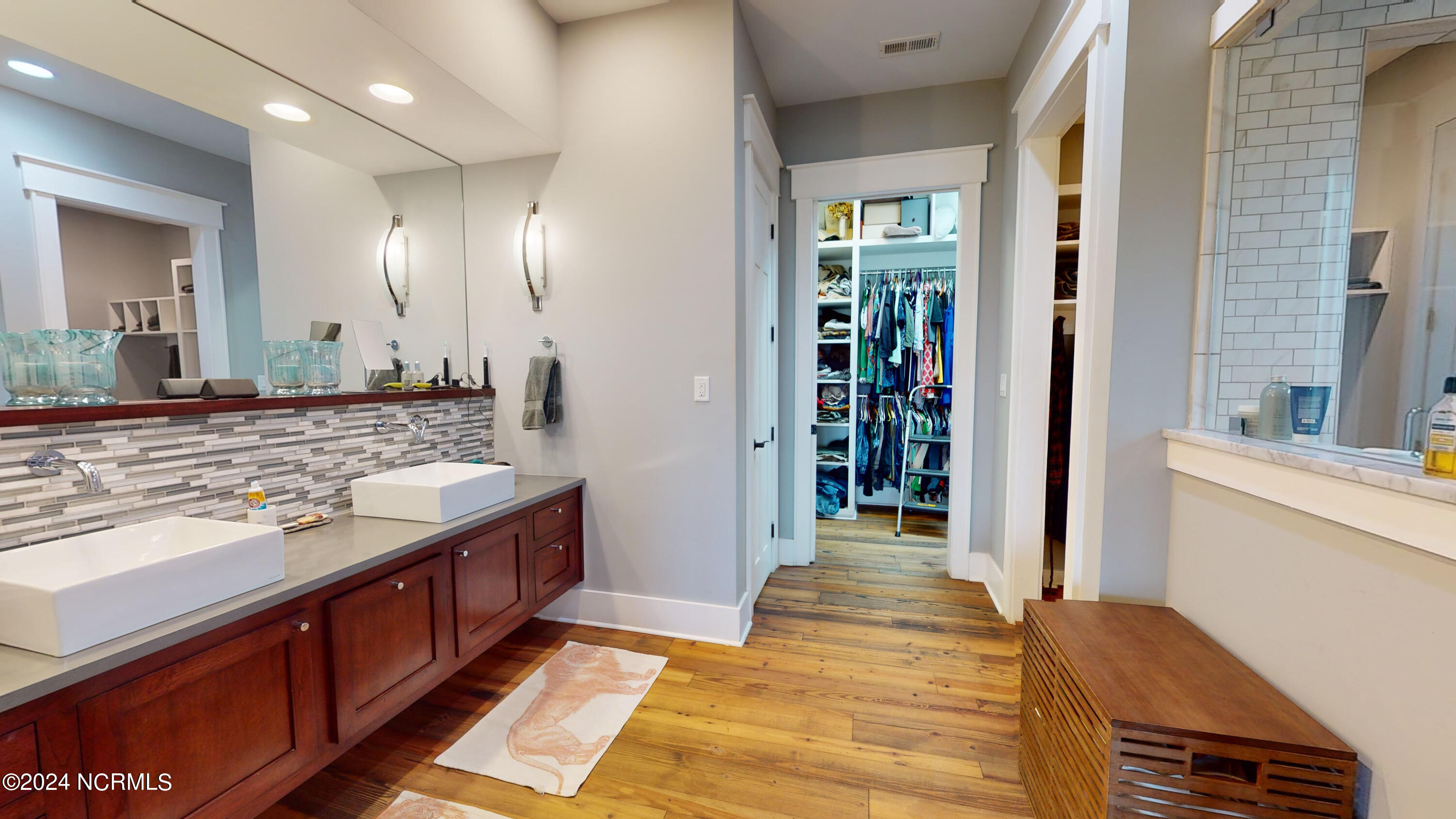 1000 Lakebay Road