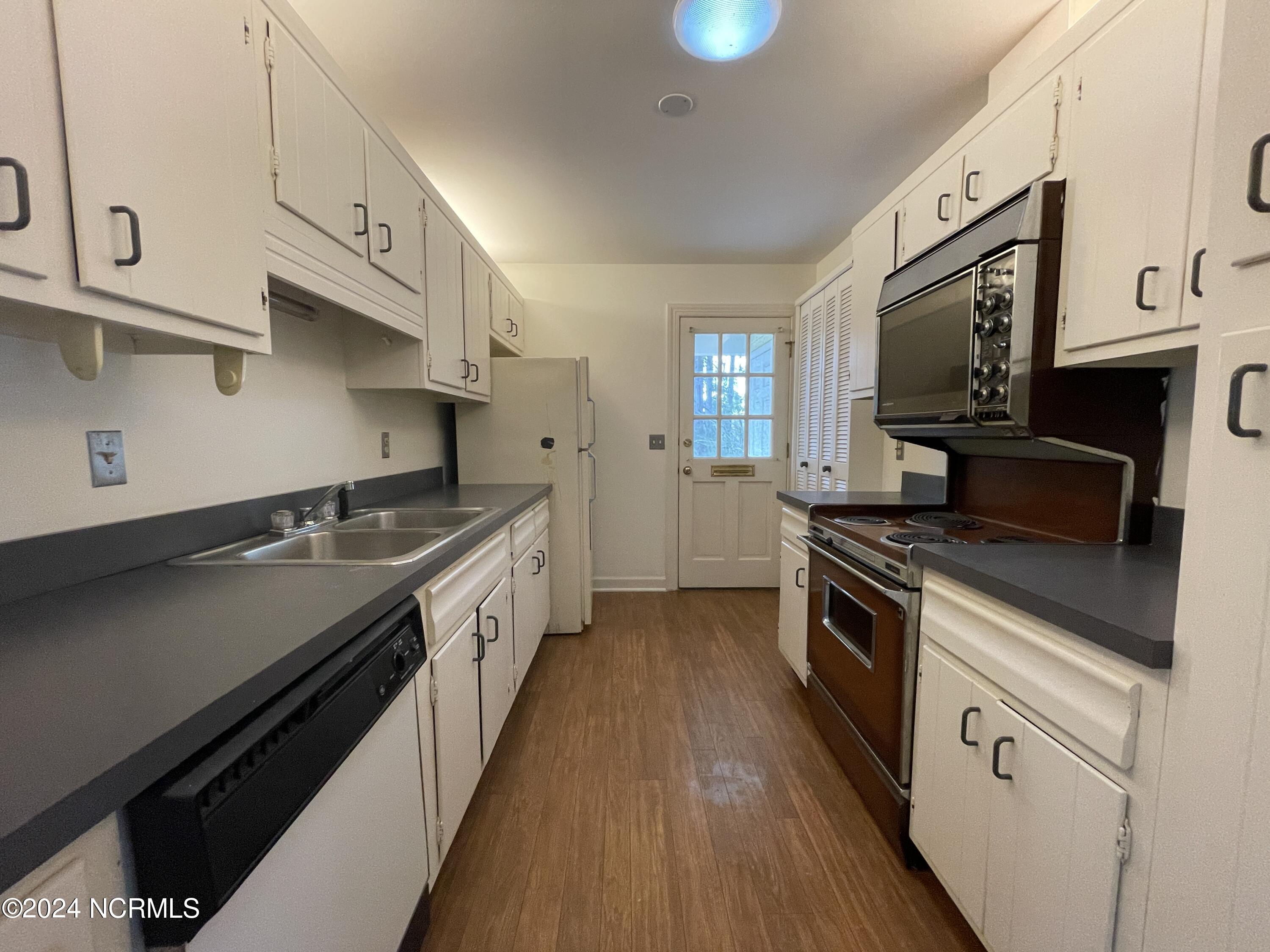 48 Village Green Circle