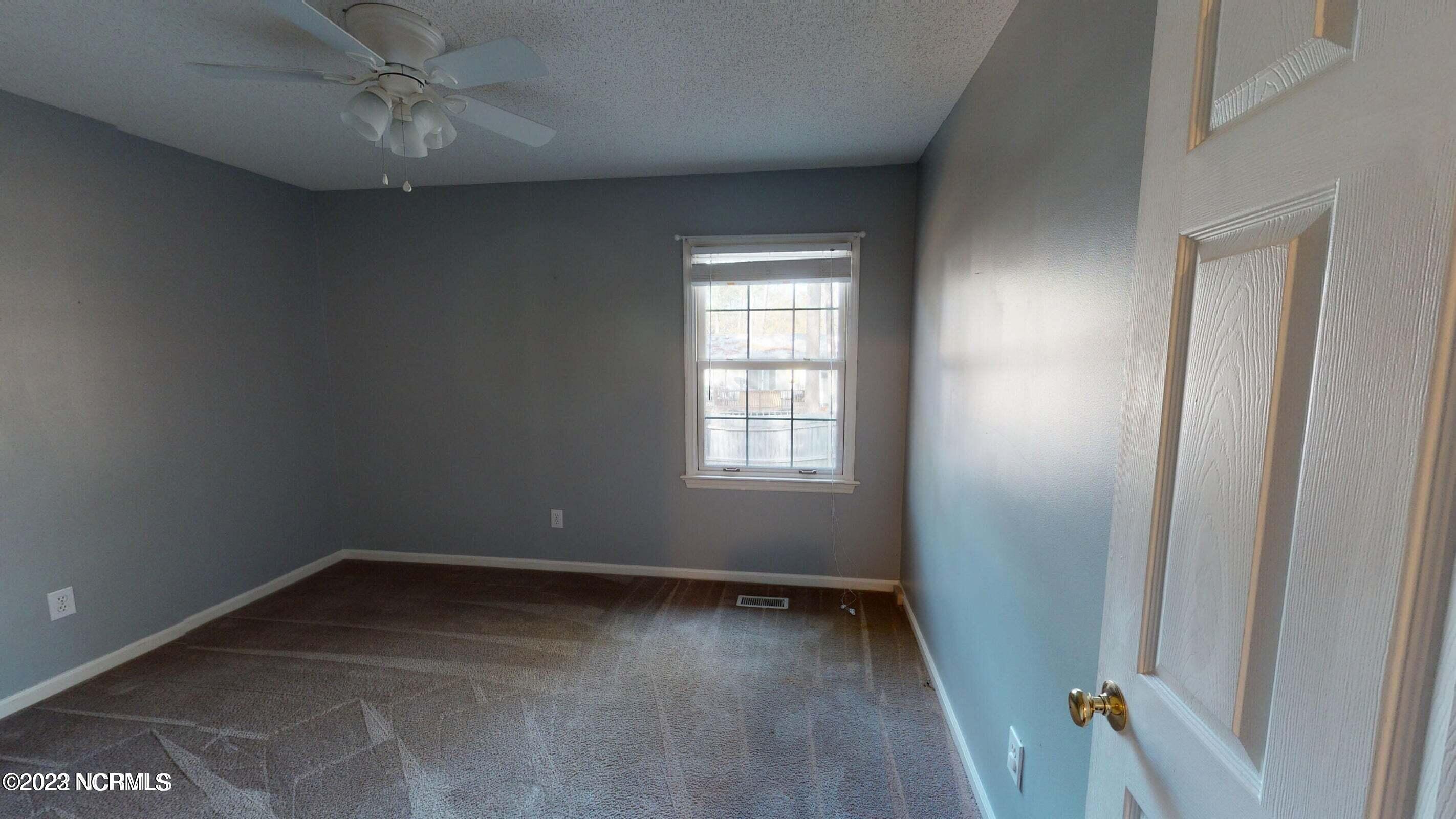 4 Sandhills Place