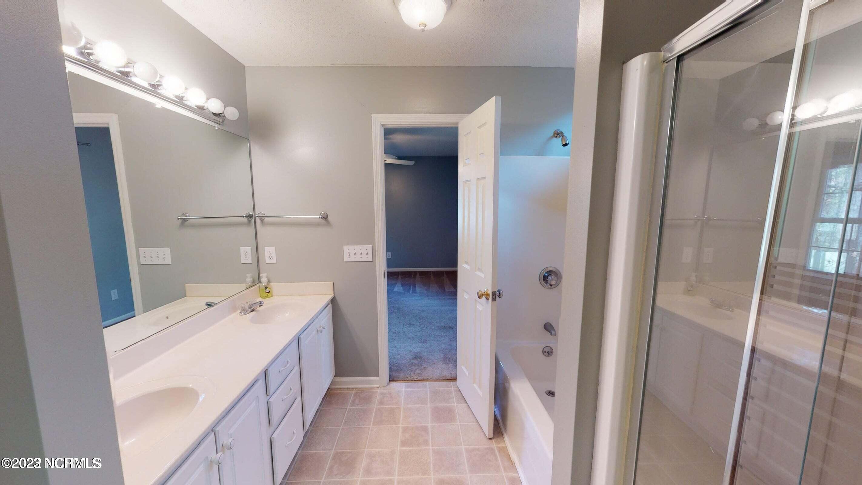 4 Sandhills Place