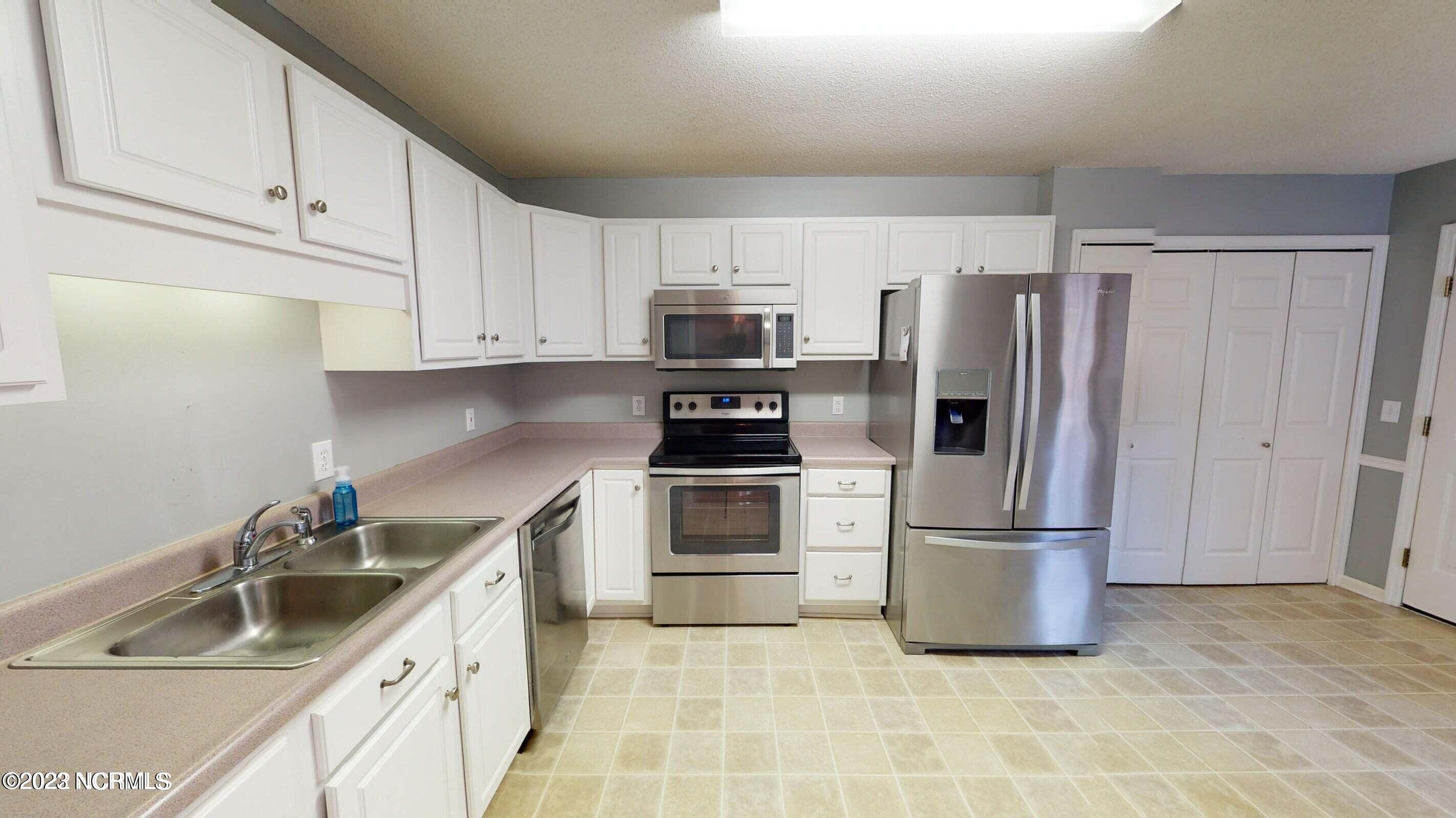 4 Sandhills Place