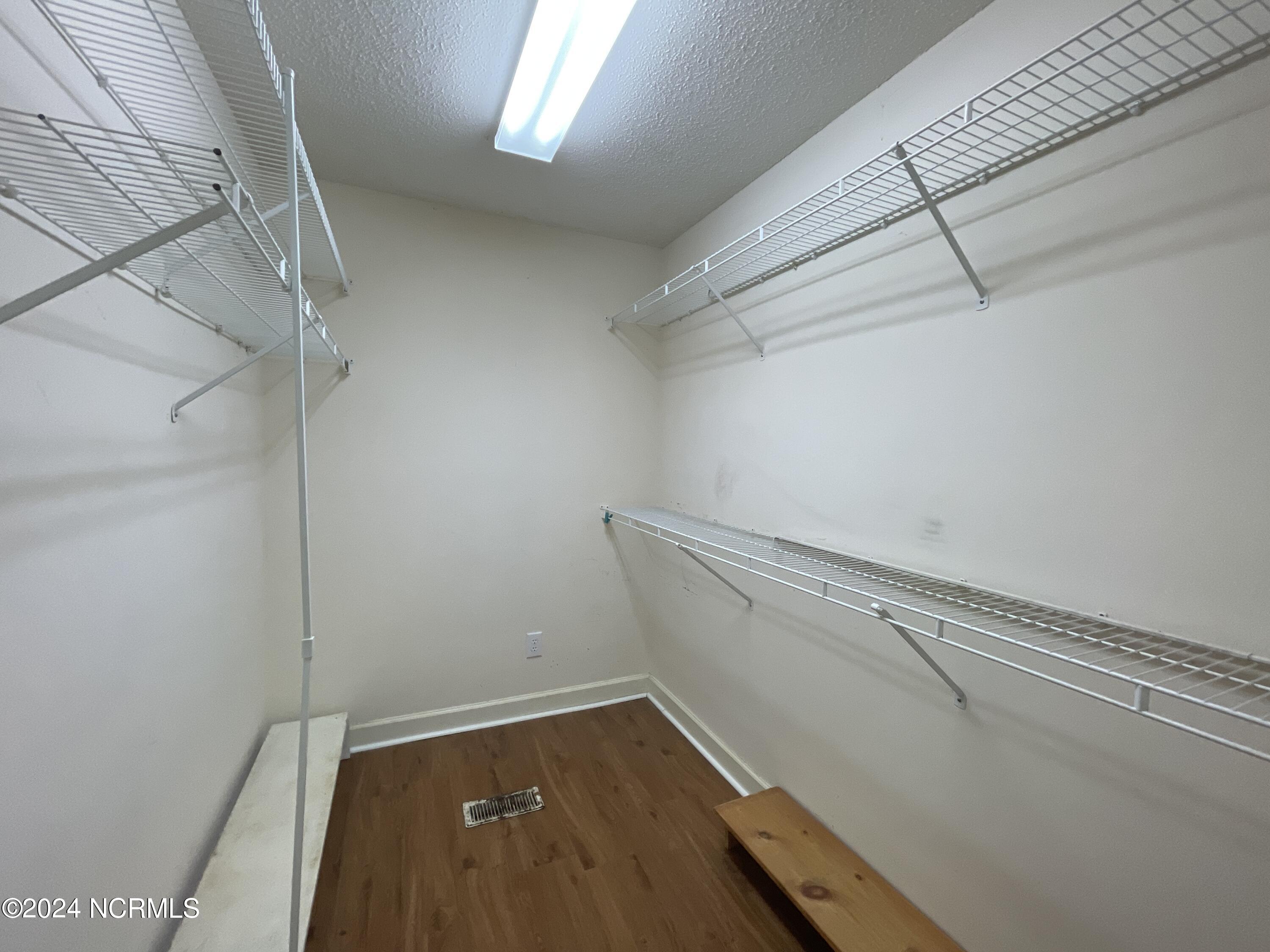 7 Cedar Lane