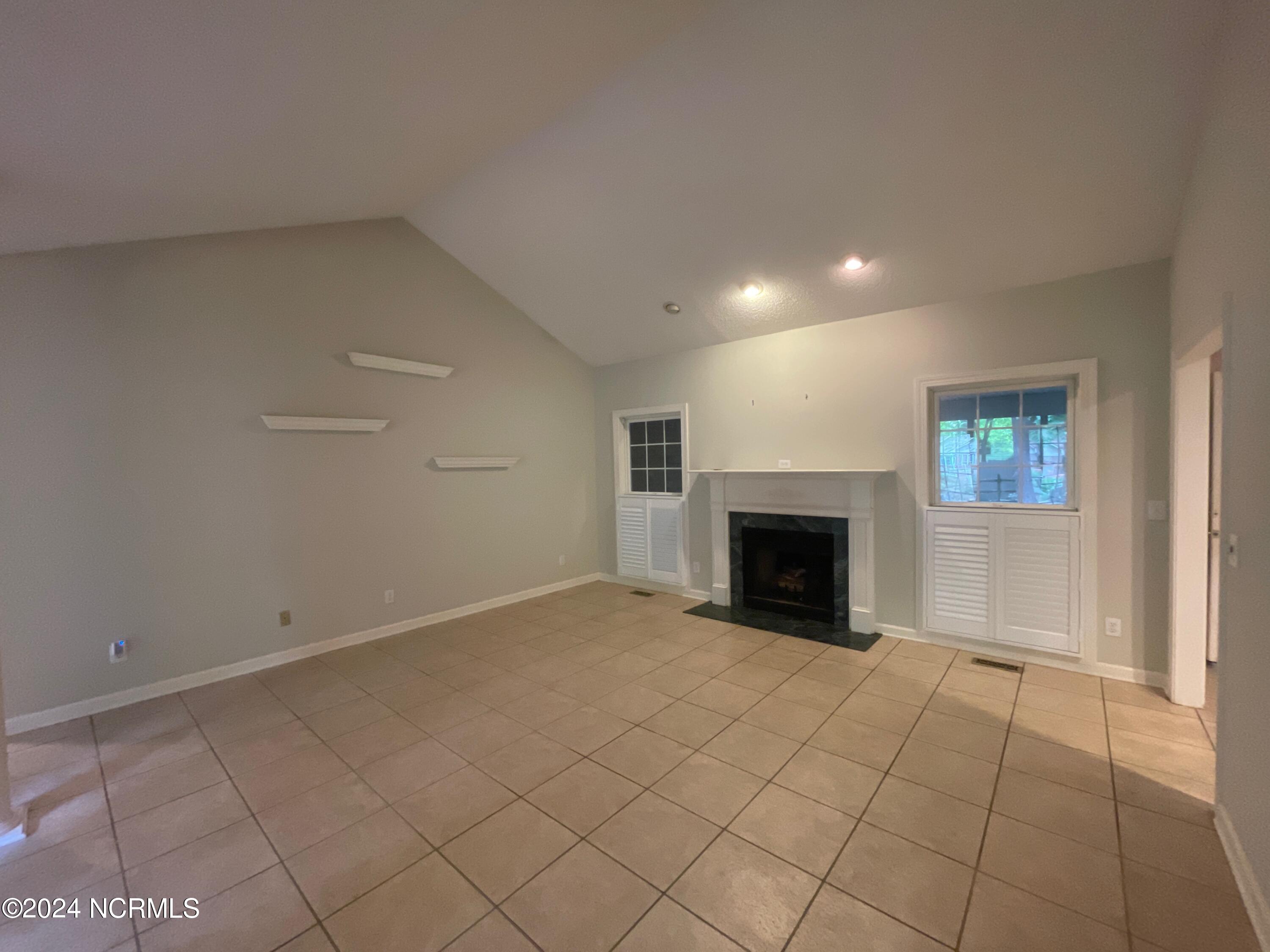 7 Cedar Lane
