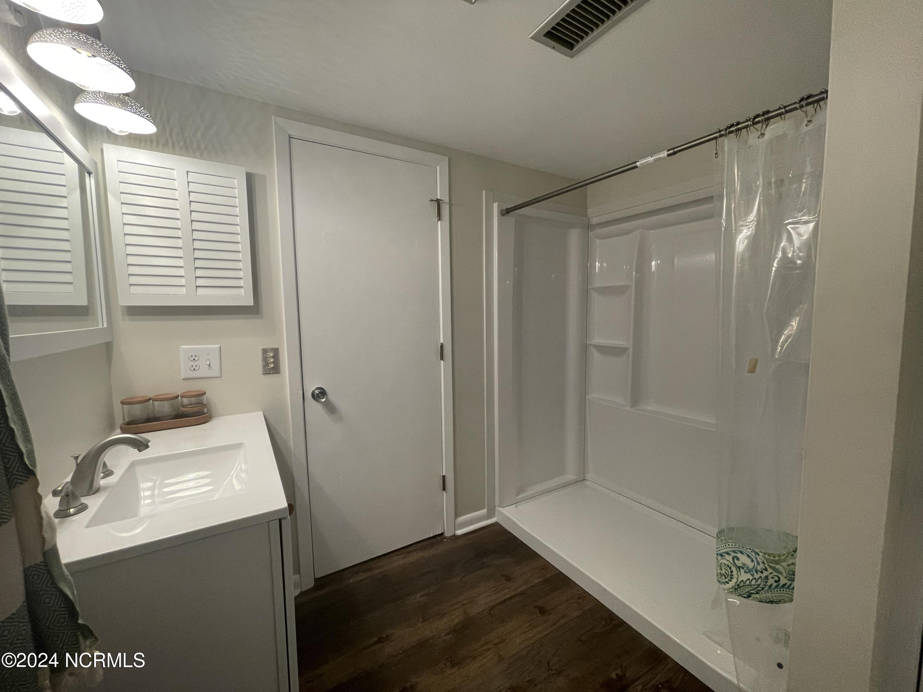 800 St. Andrews Drive, 131b