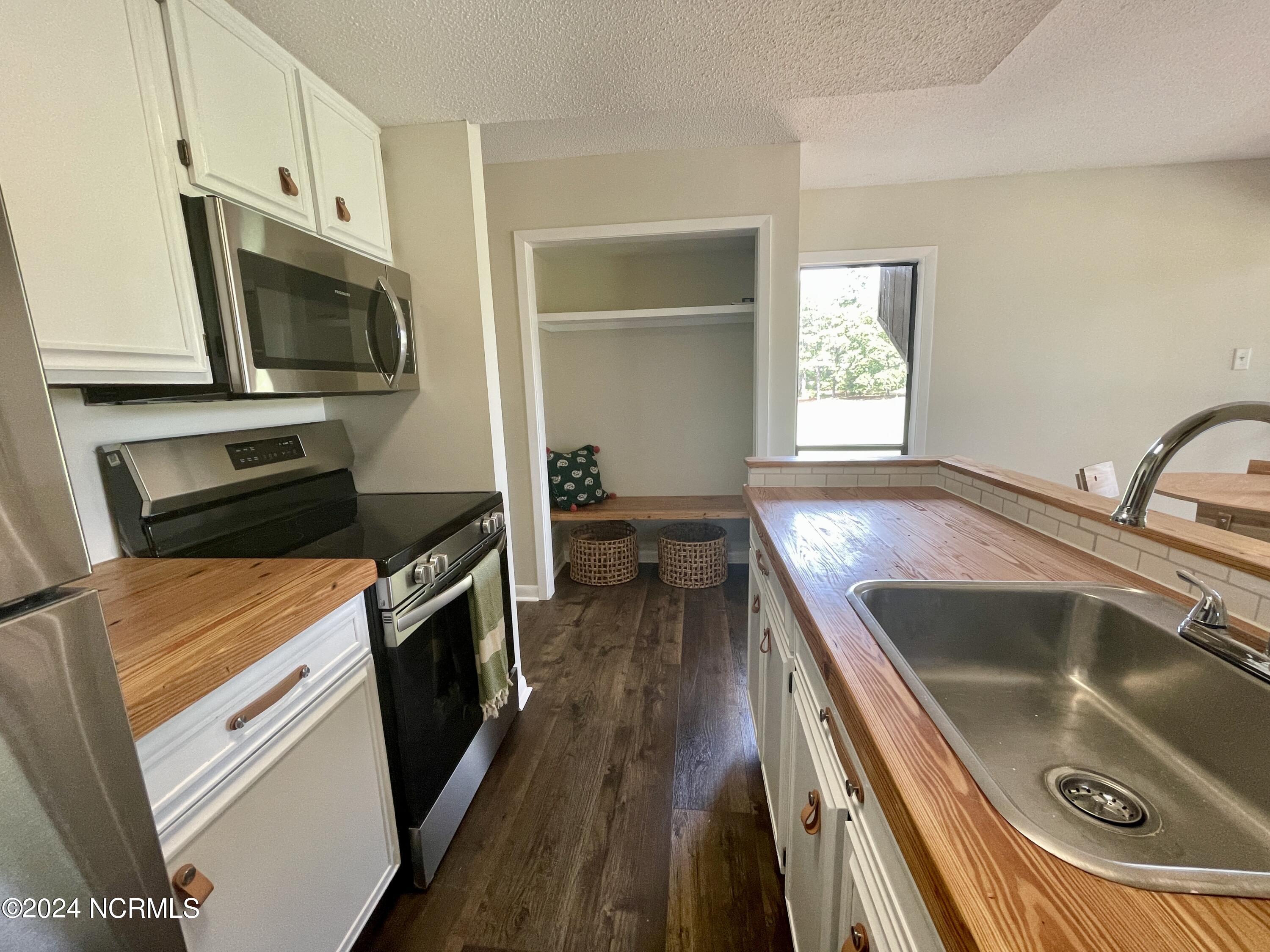 800 St. Andrews Drive, 131b