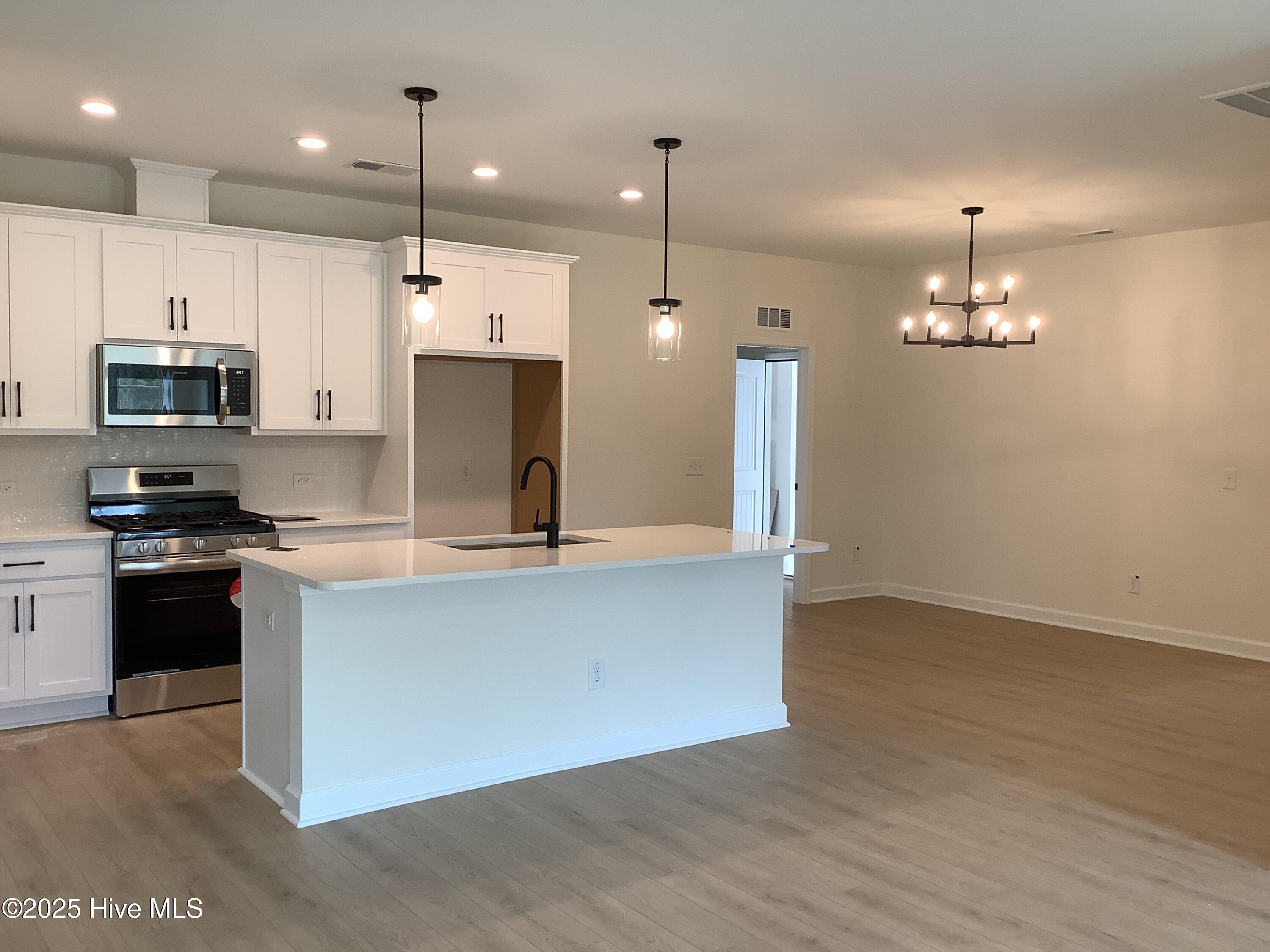 131 Rough Ridge Trail, 1