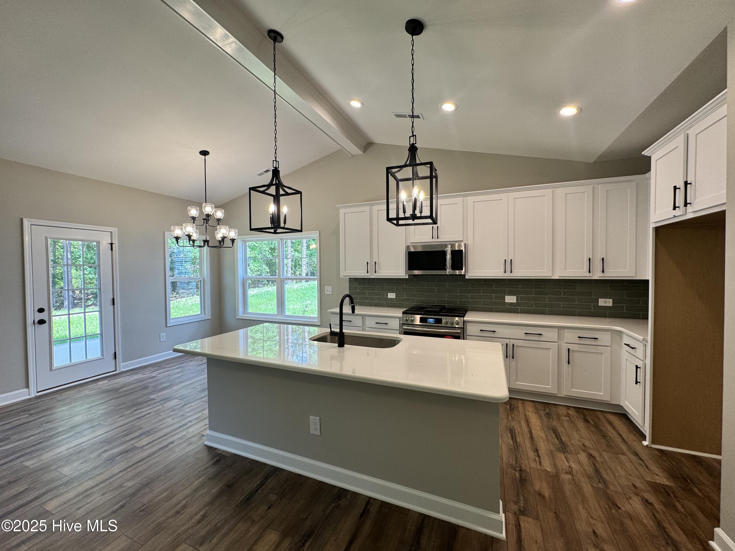 137 Rough Ridge Trail, 2