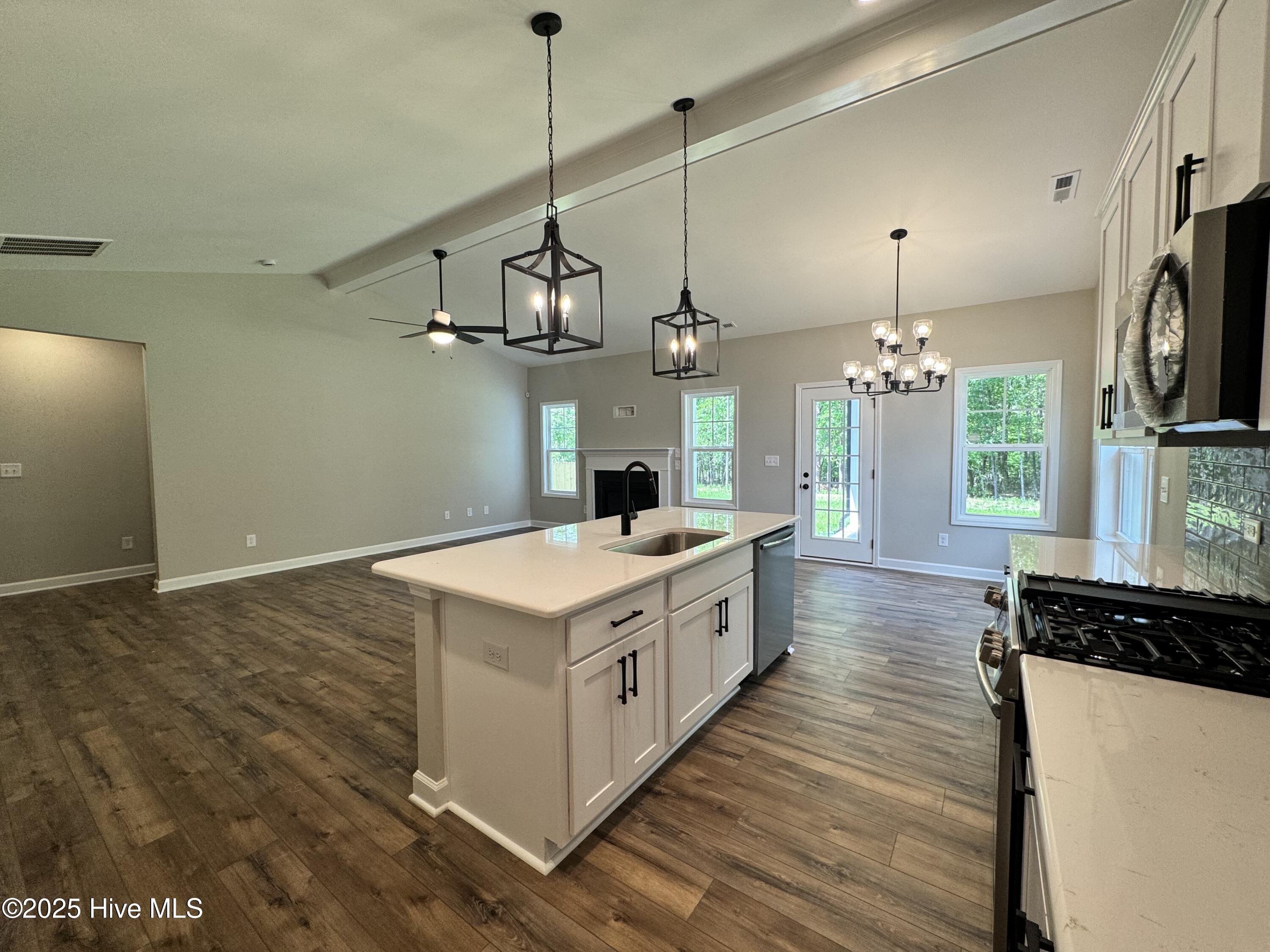 137 Rough Ridge Trail, 2