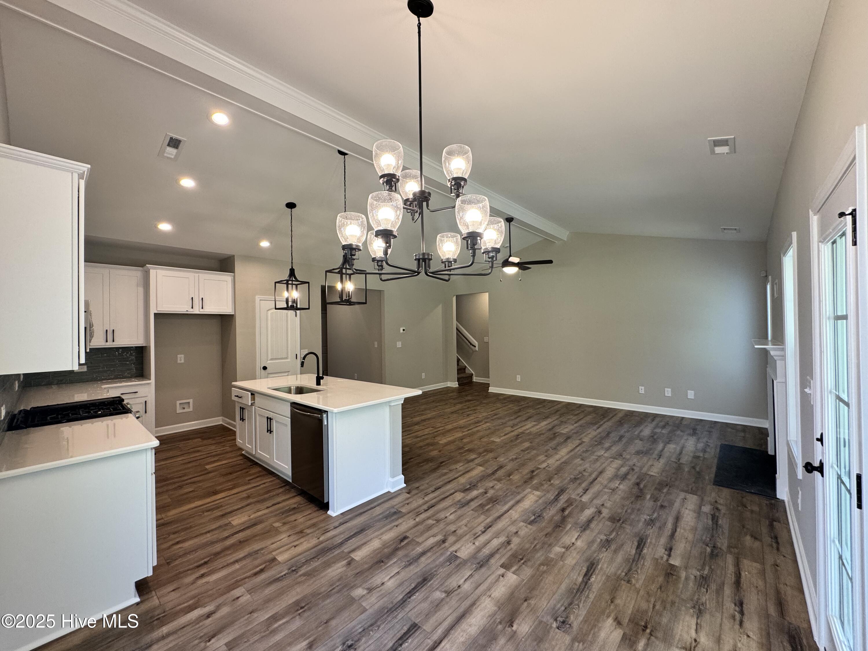 137 Rough Ridge Trail, 2