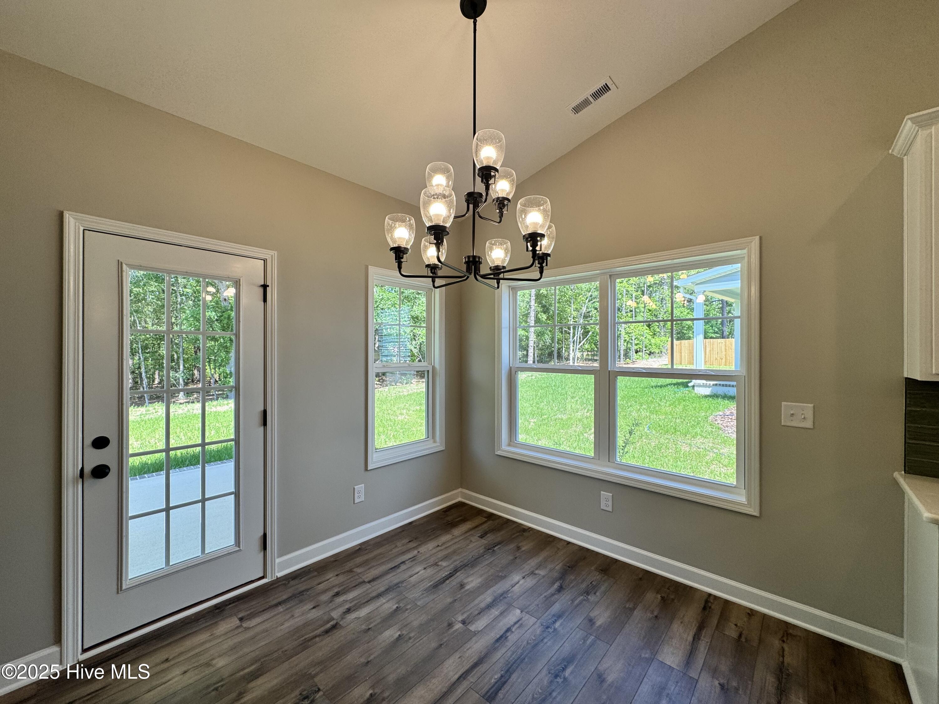 137 Rough Ridge Trail, 2