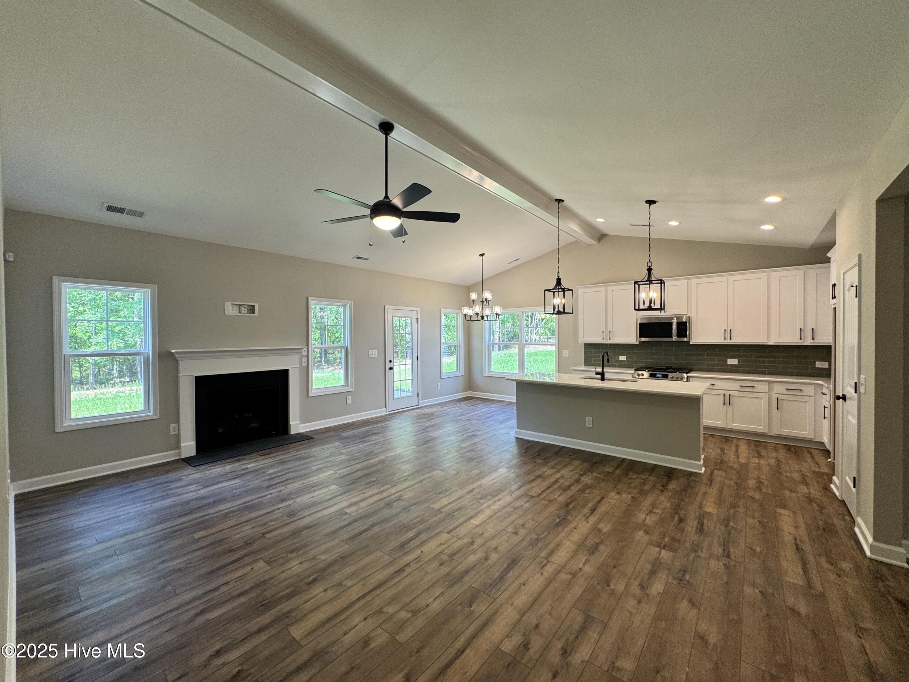 137 Rough Ridge Trail, 2