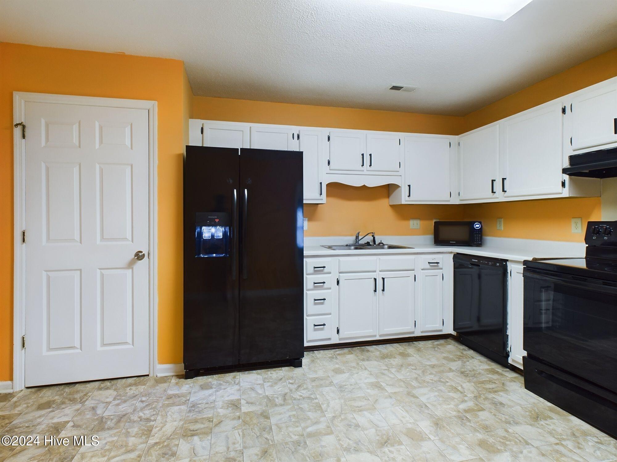 1108 Hoke Loop Road