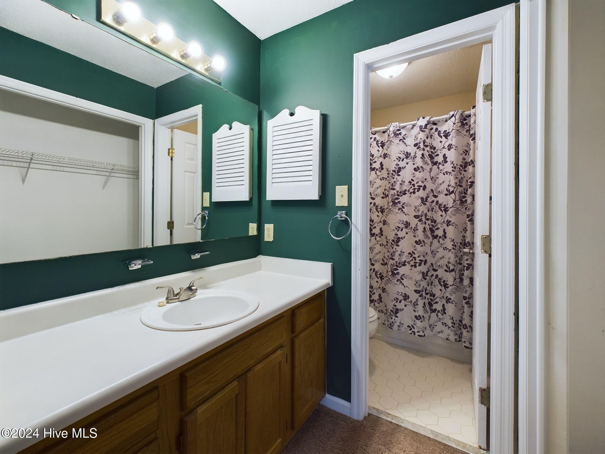 1108 Hoke Loop Road