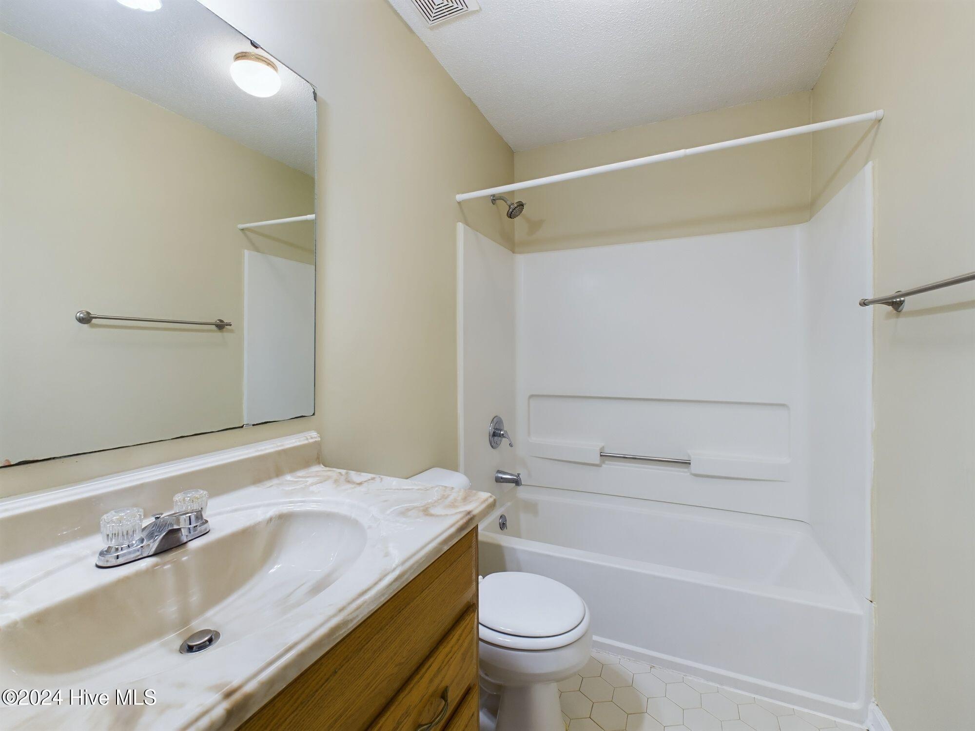 1108 Hoke Loop Road