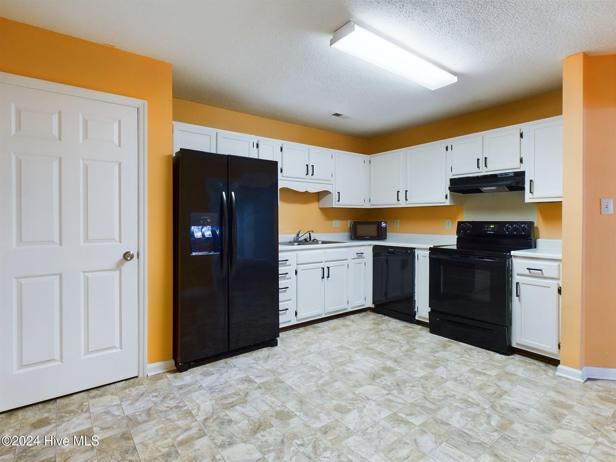 1108 Hoke Loop Road