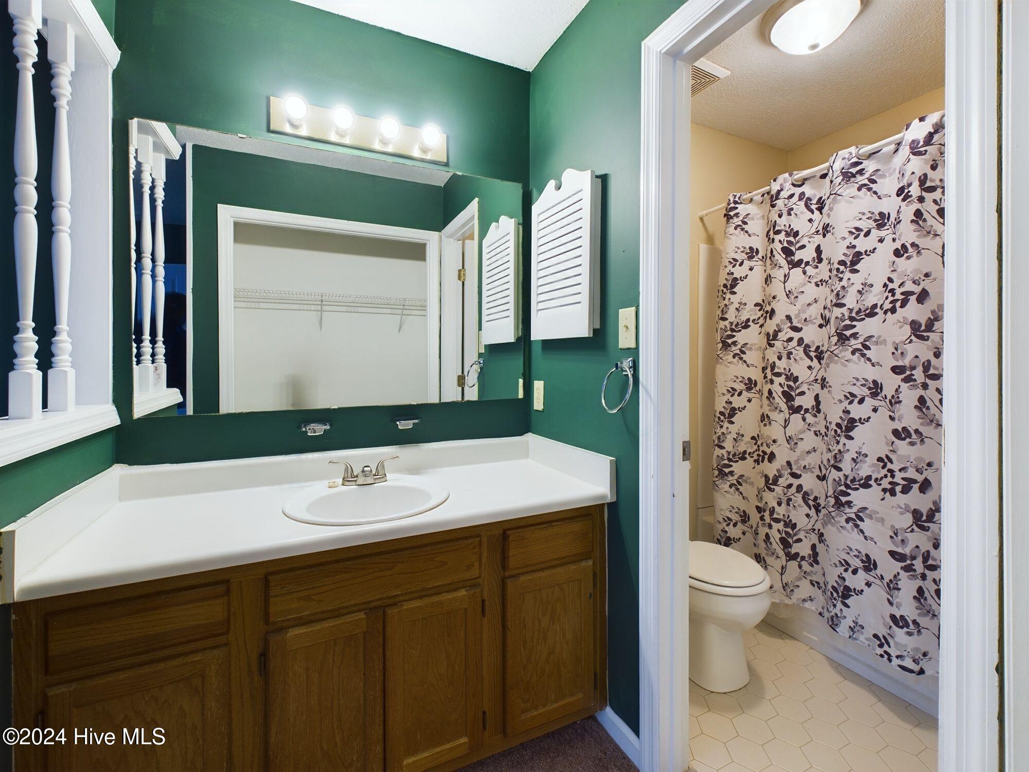 1108 Hoke Loop Road