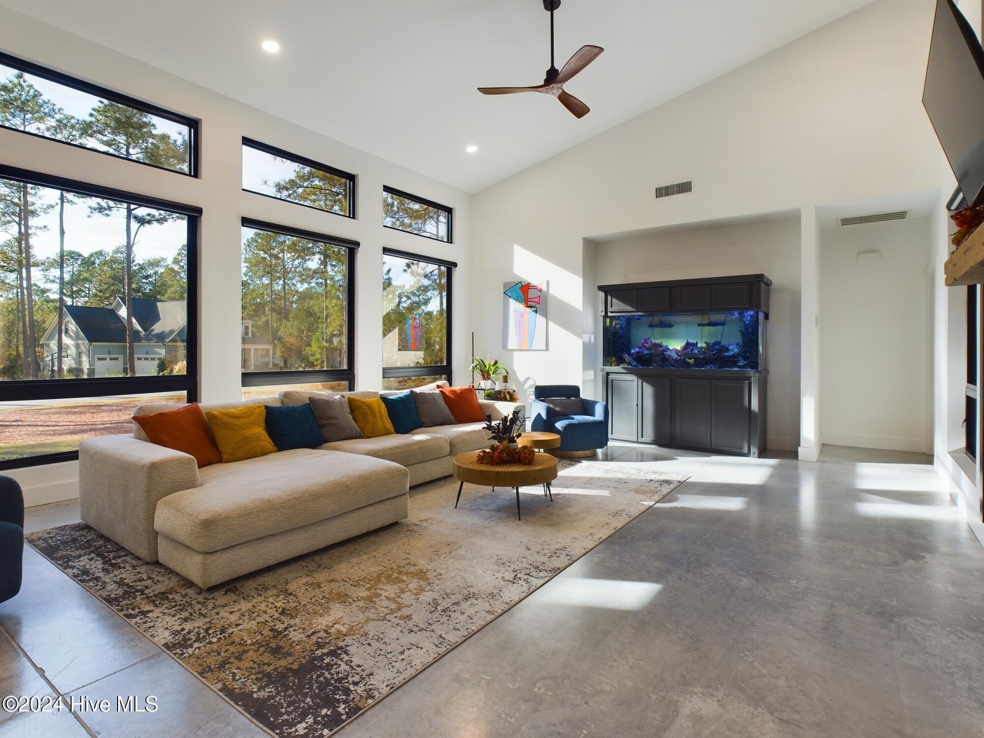 4 Woodward Place