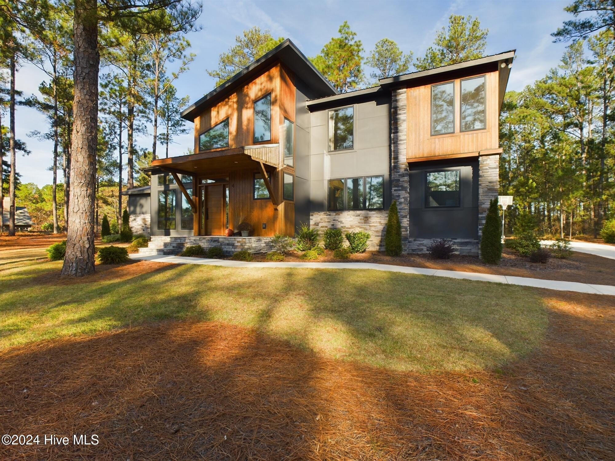 4 Woodward Place