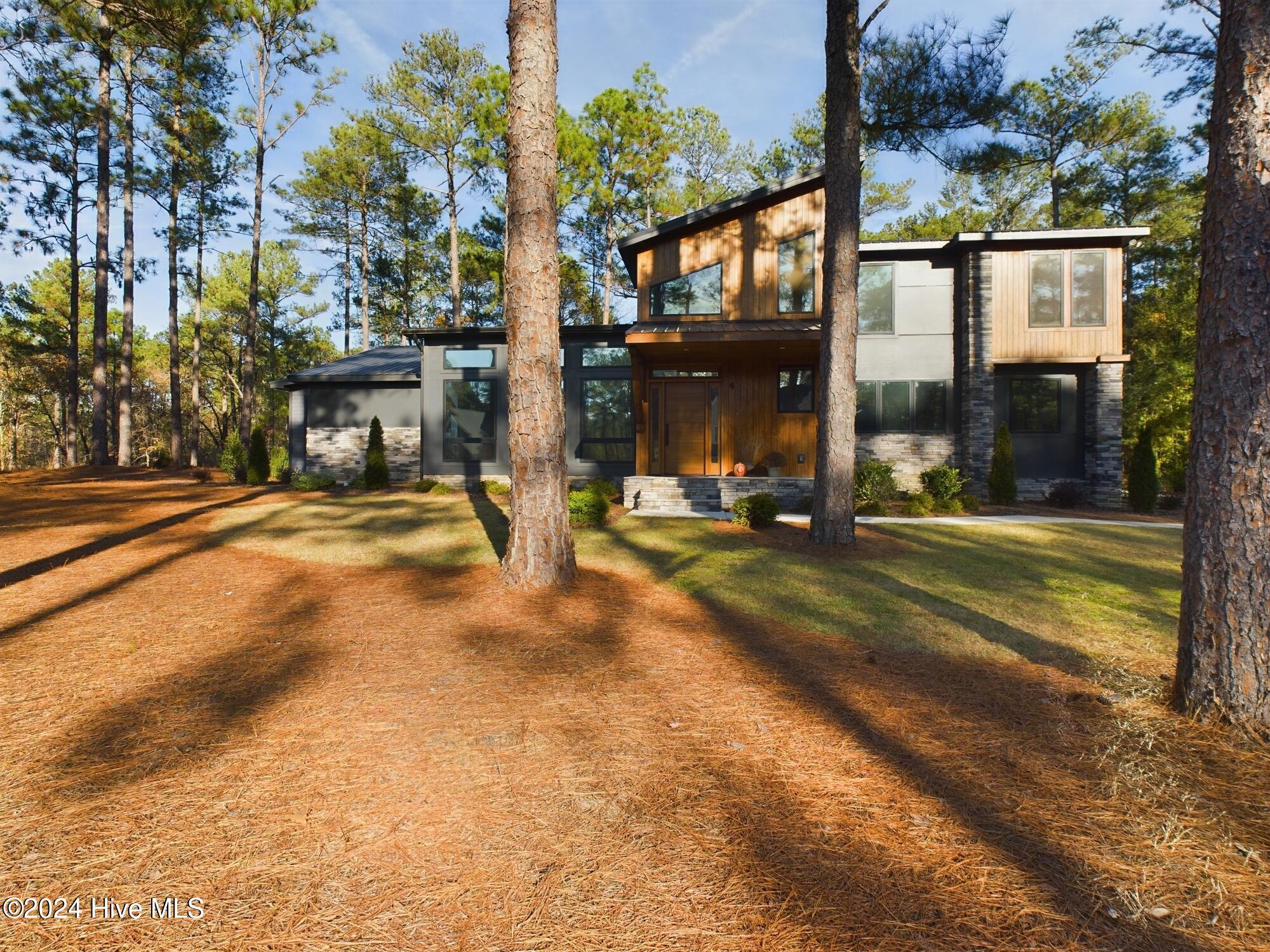 4 Woodward Place