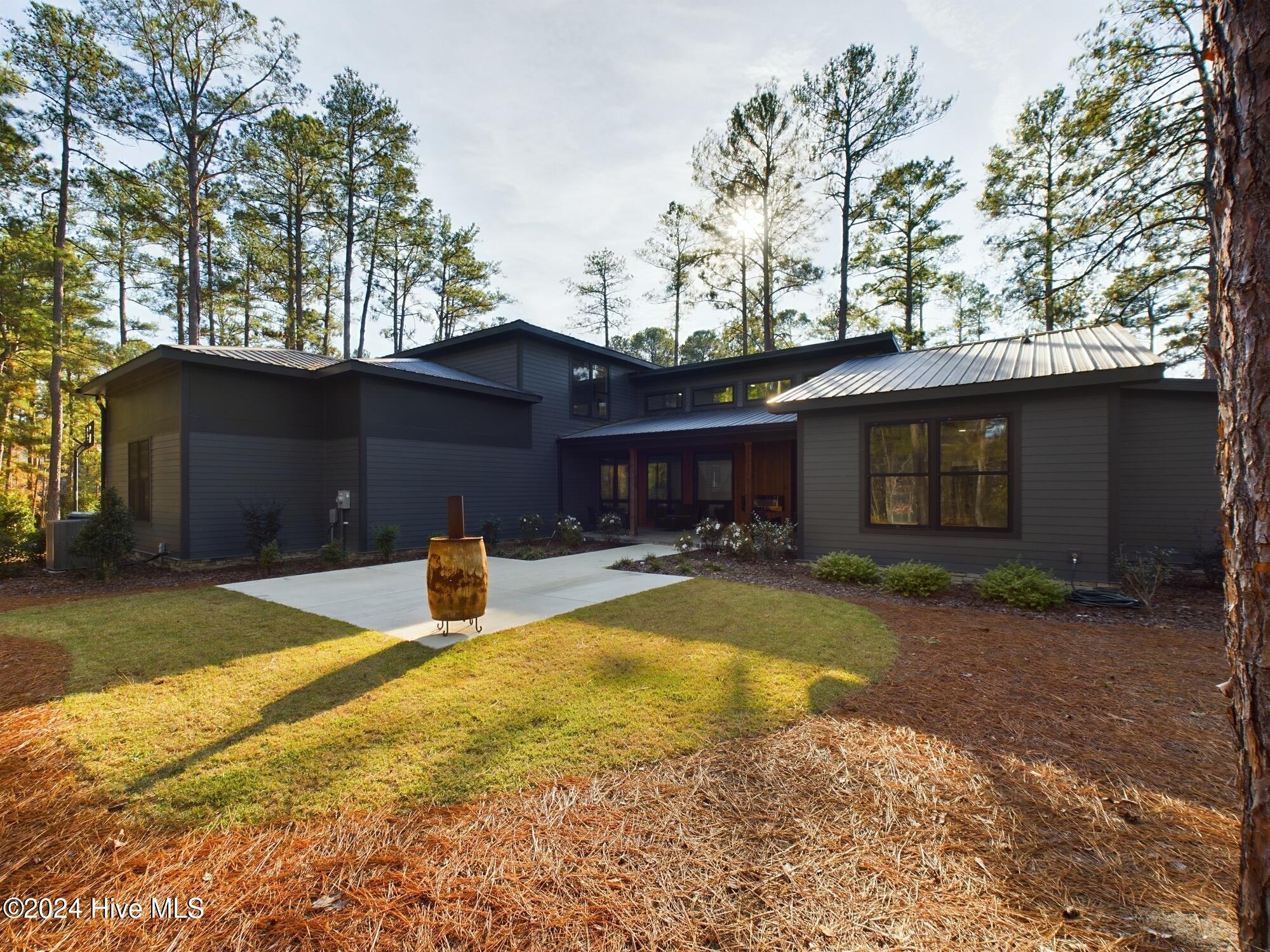 4 Woodward Place