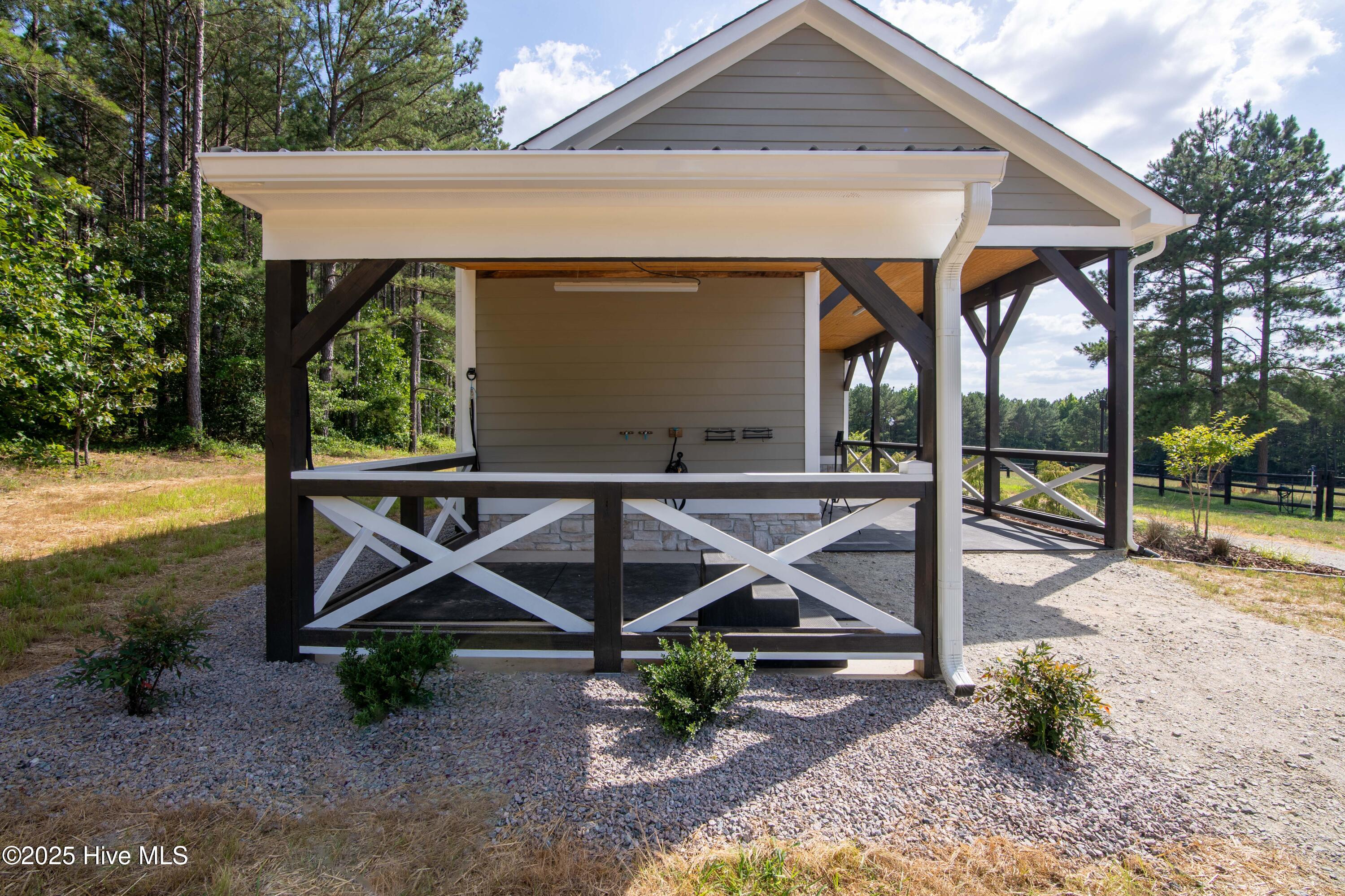 185 Foxwood Close Road