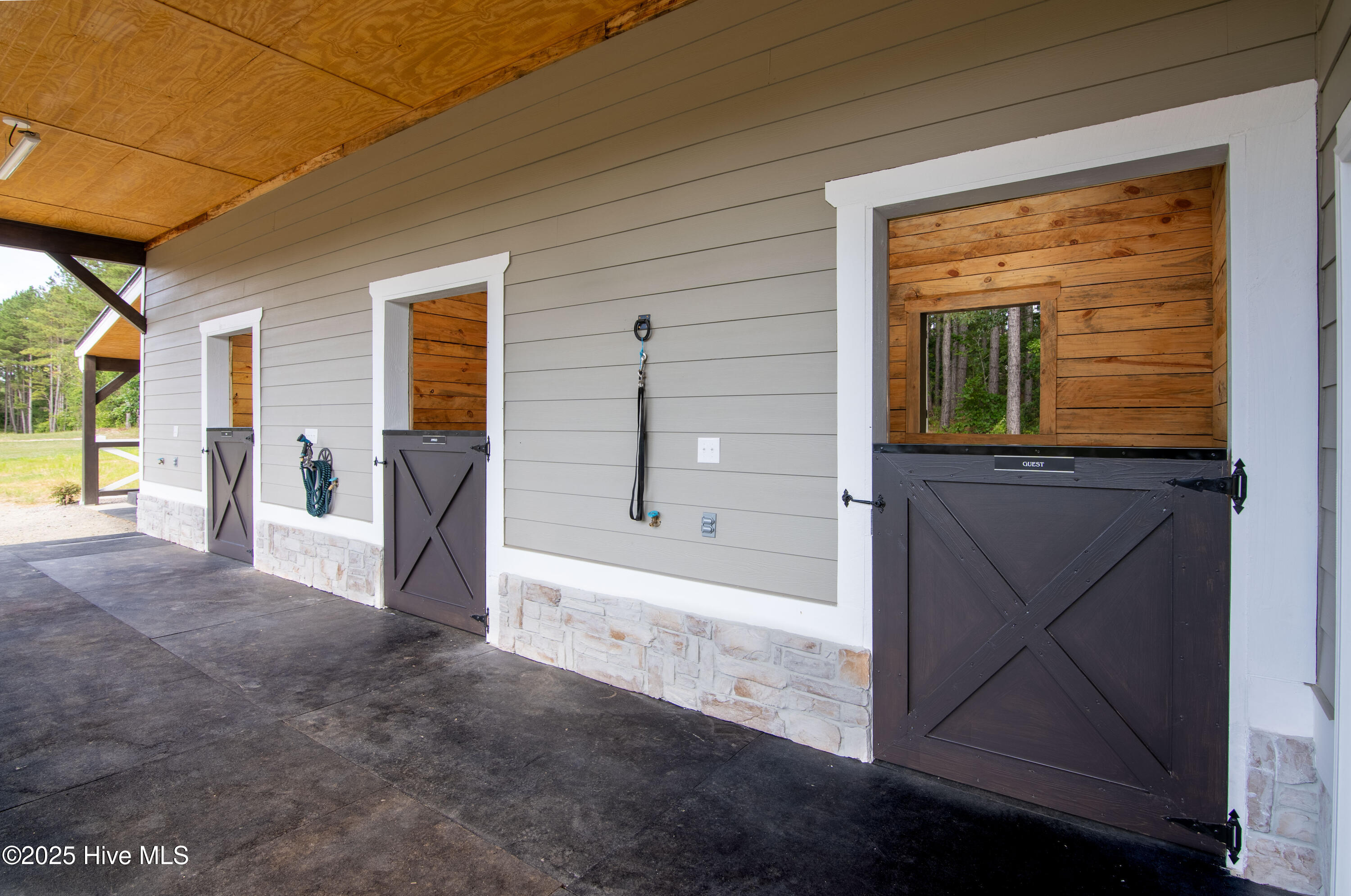 185 Foxwood Close Road