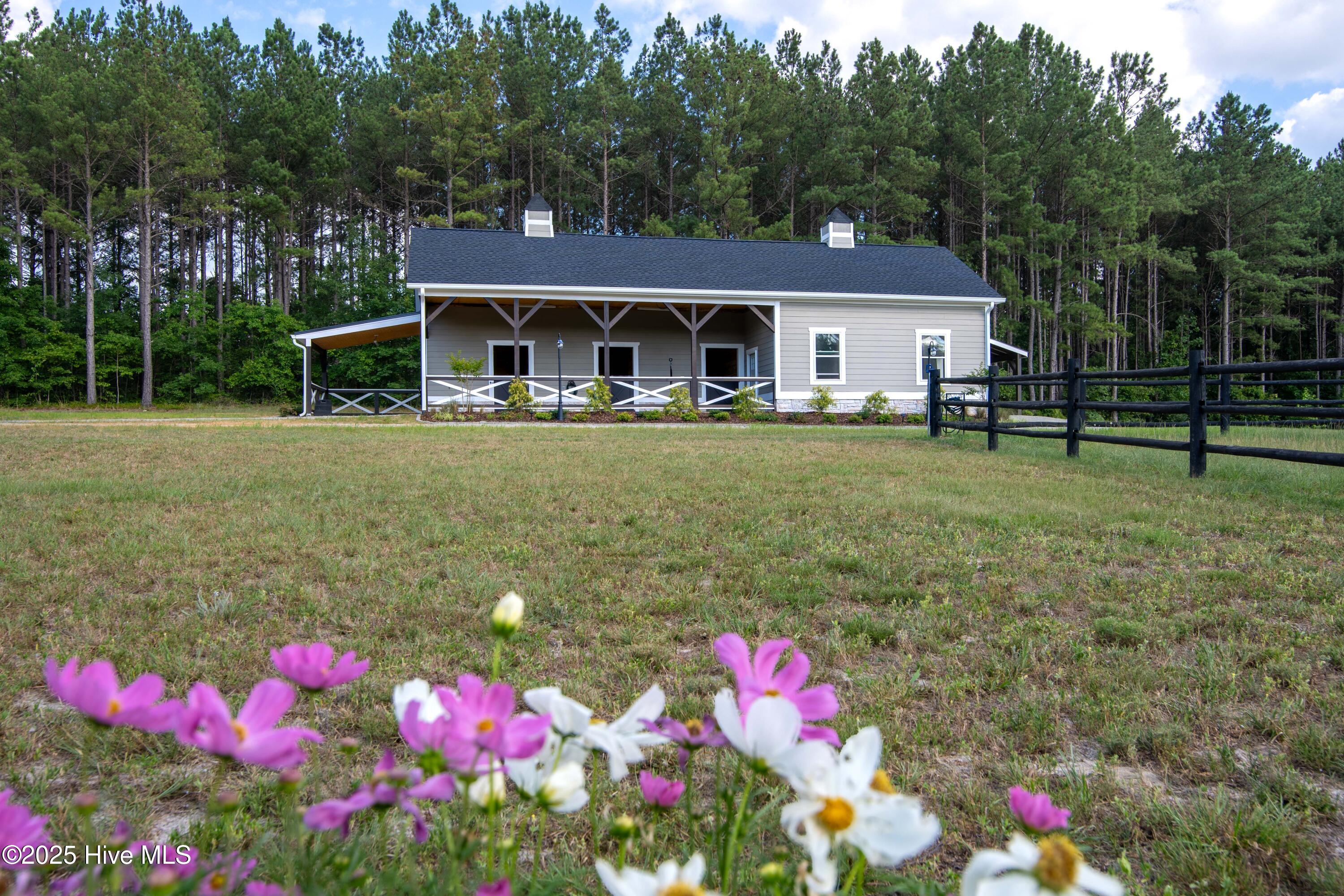 185 Foxwood Close Road